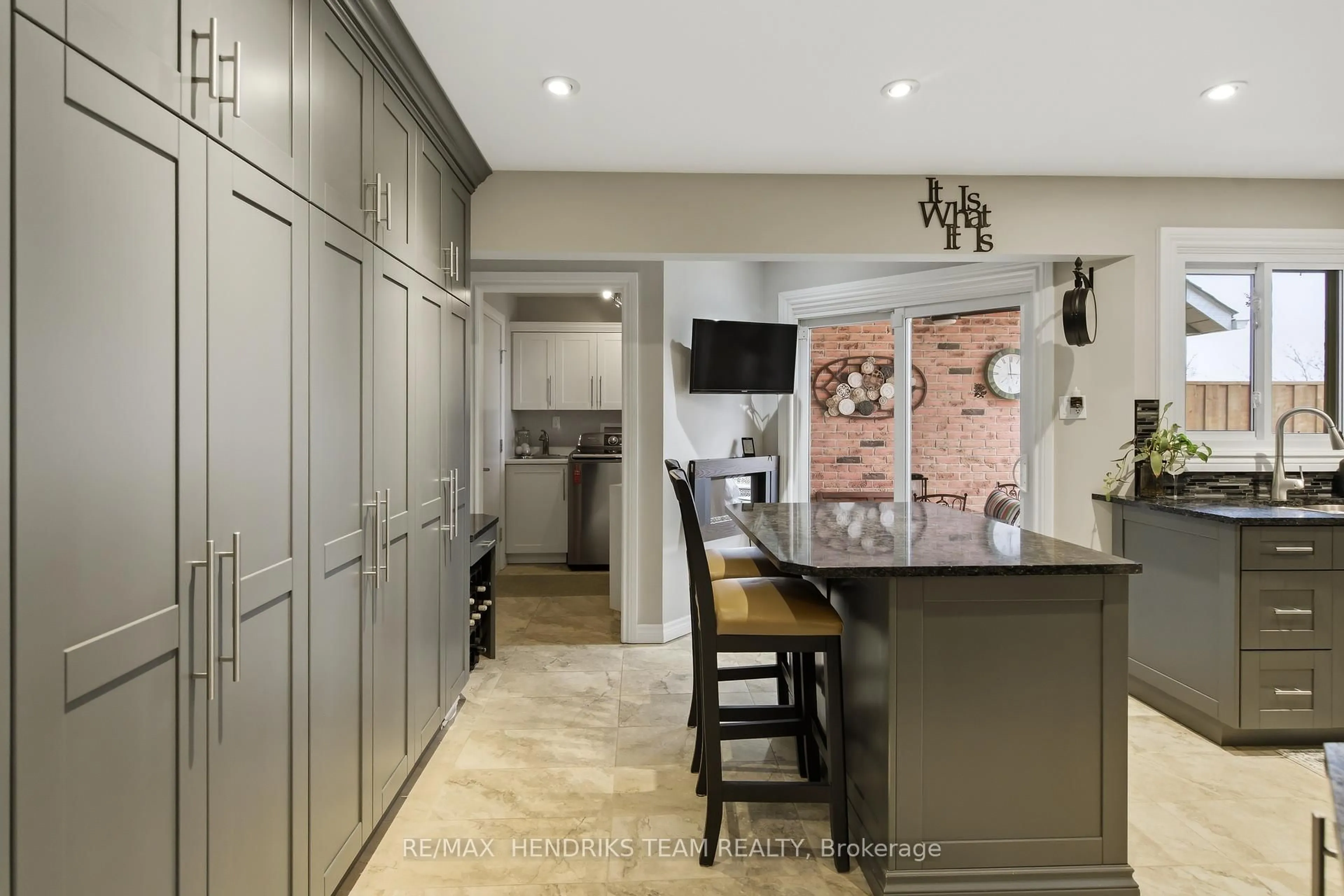 Contemporary kitchen, ceramic/tile floor for 10 Elderwood Dr #8, St. Catharines Ontario L2S 3G4