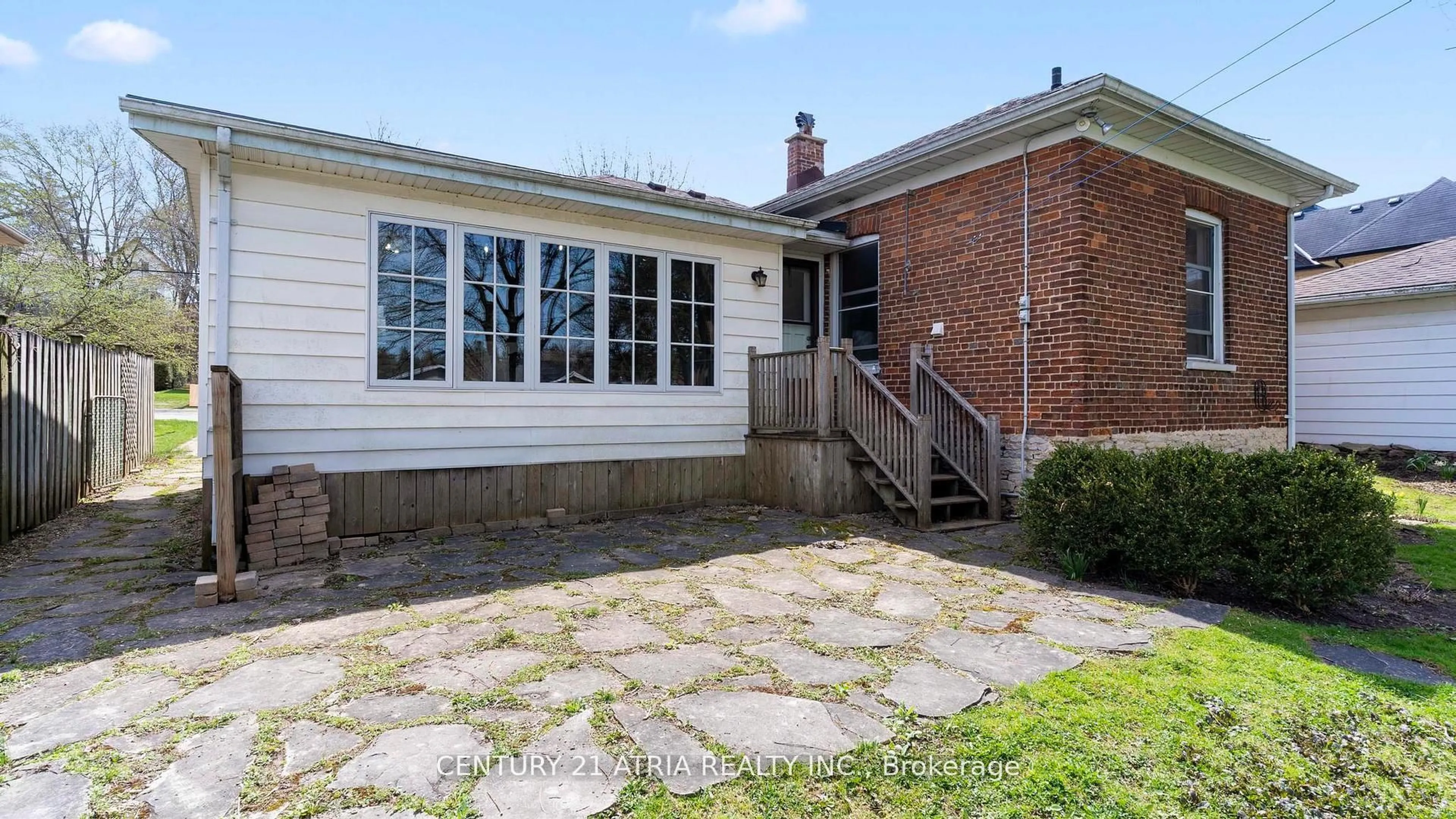 Patio, street for 130 Wellington St, St. Marys Ontario N4X 1A6