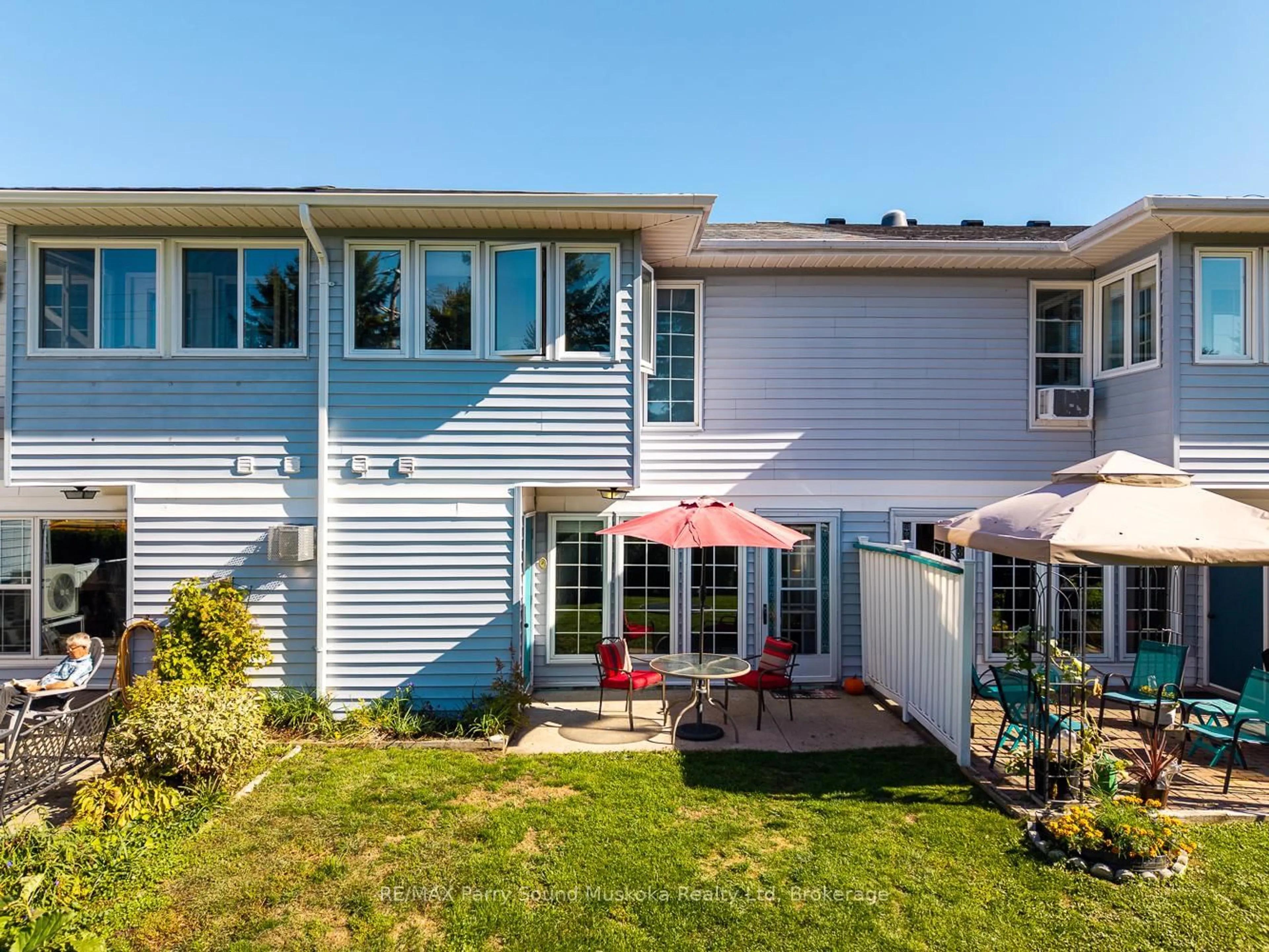 Home with vinyl exterior material, street for 18 Georgian Bay Ave, Parry Sound Ontario P2A 3B2