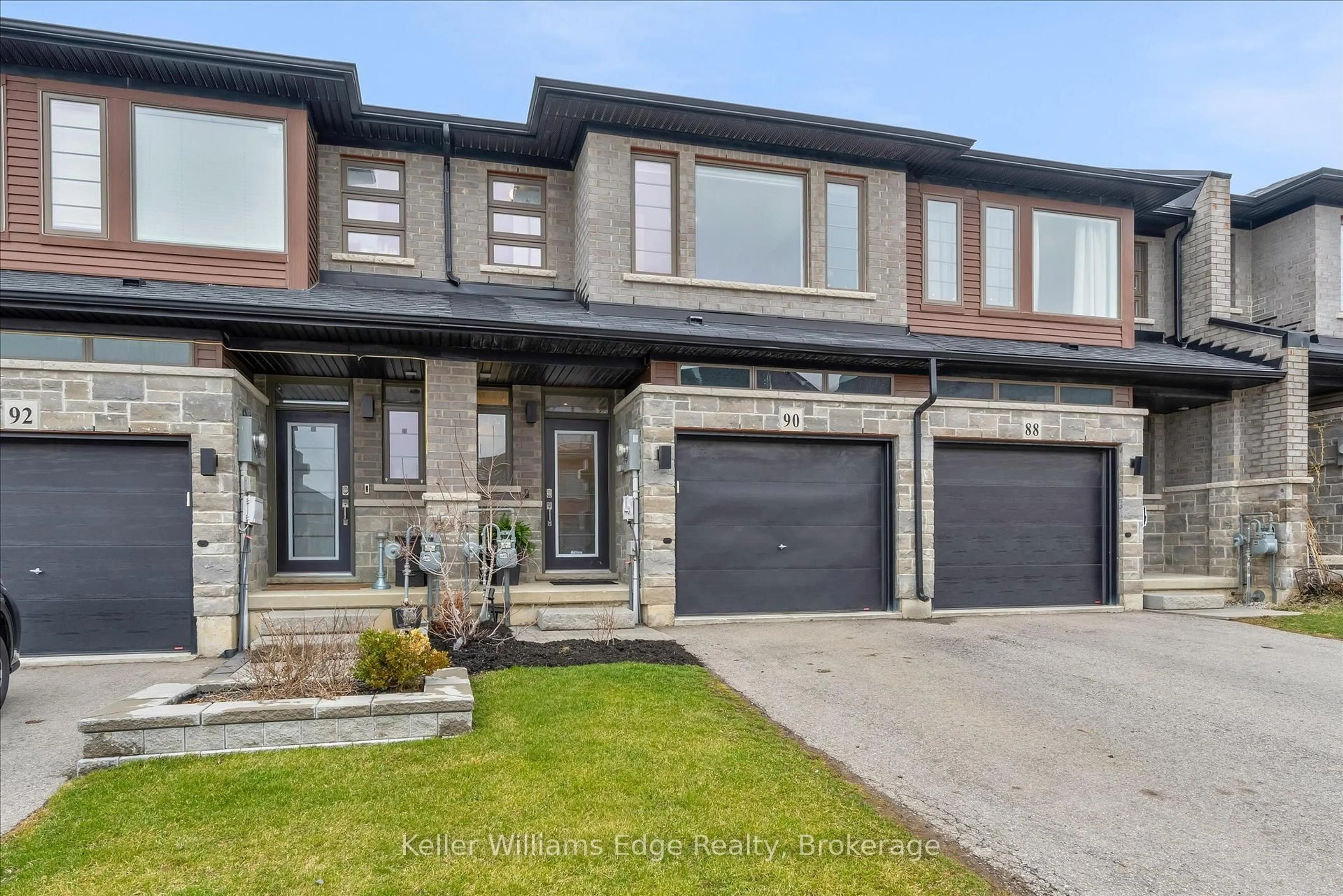 Home with brick exterior material, street for 90 Soho St, Hamilton Ontario L8J 0L4