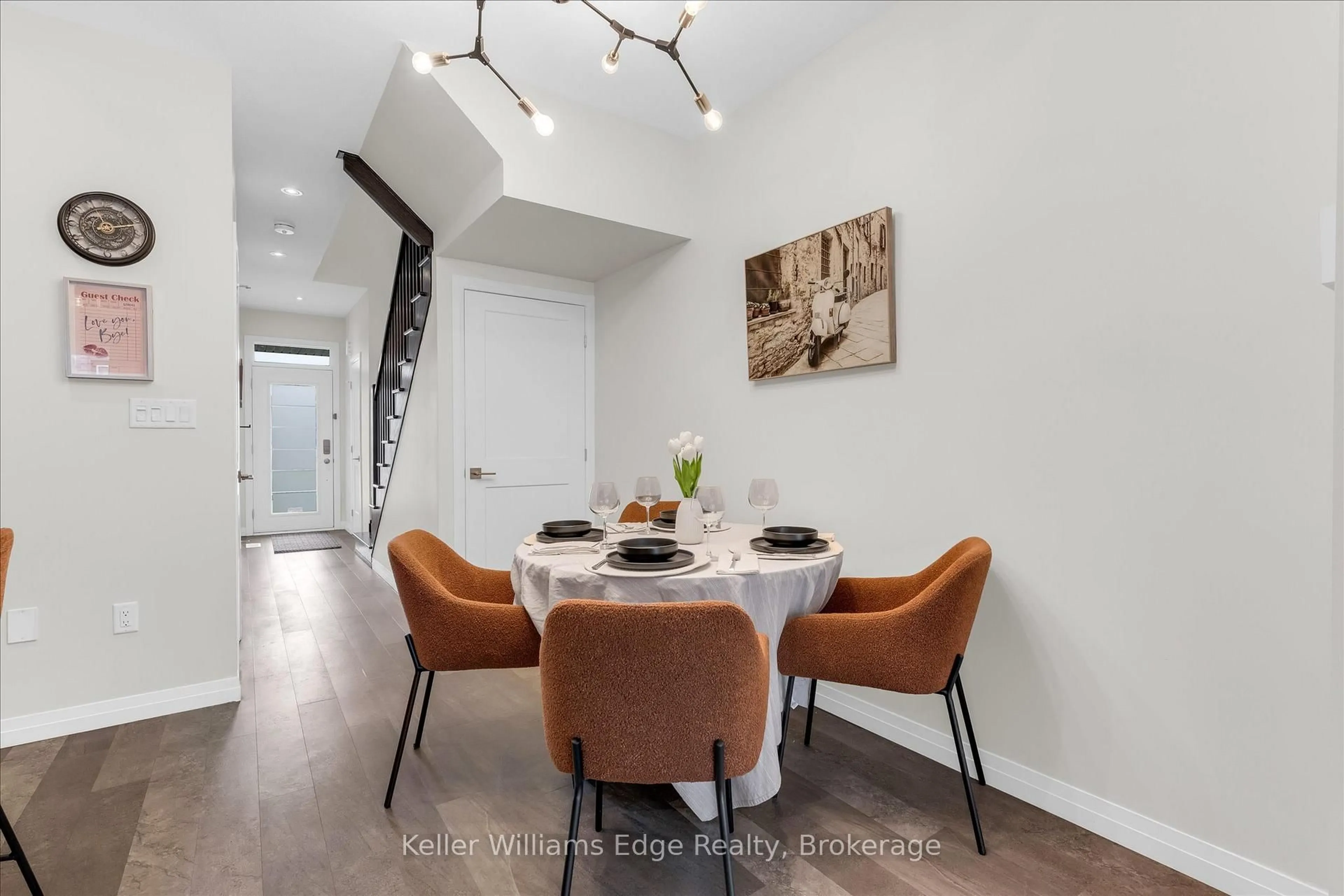 Dining room, unknown for 90 Soho St, Hamilton Ontario L8J 0L4