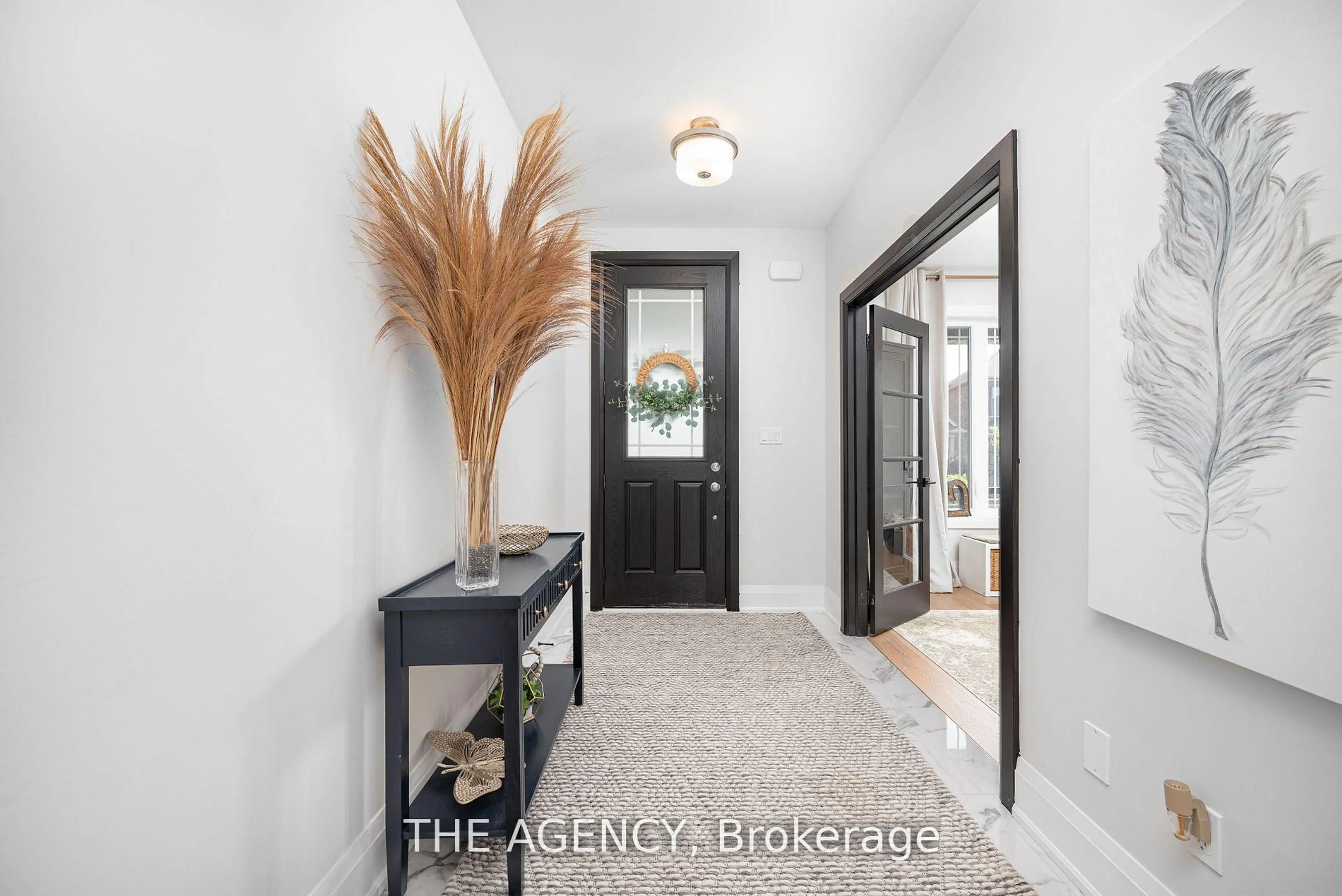 Indoor entryway for 425 Melling Ave, Peterborough Ontario K9H 0J2