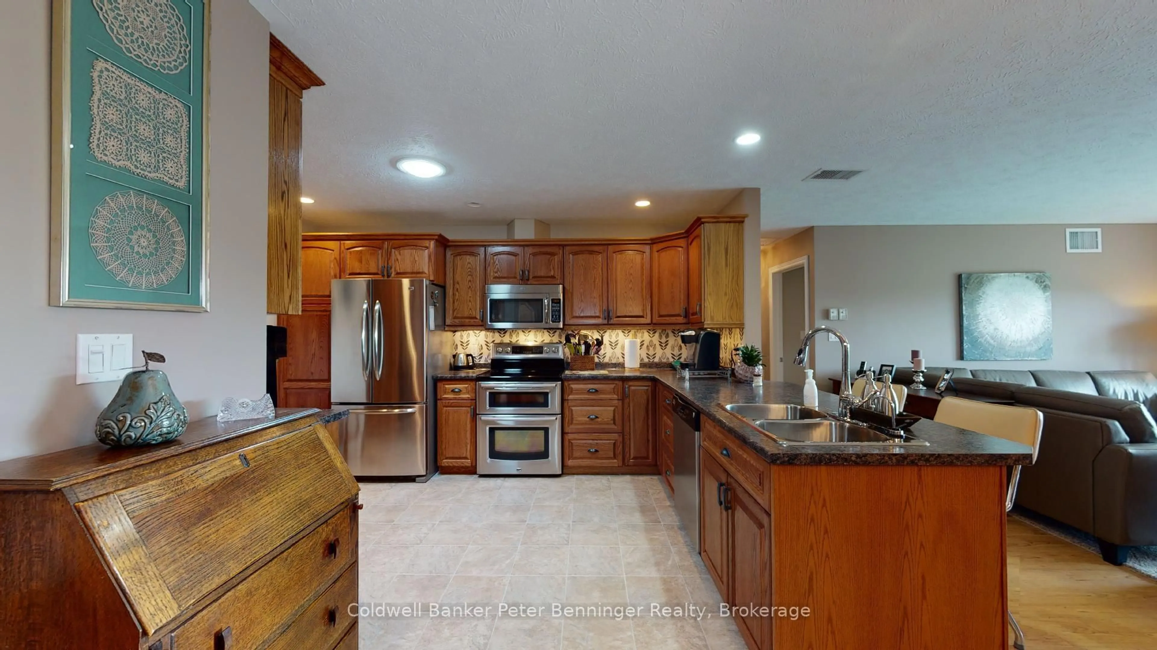 Open concept kitchen, ceramic/tile floor for 125 William St #402, Brockton Ontario N0G 2V0