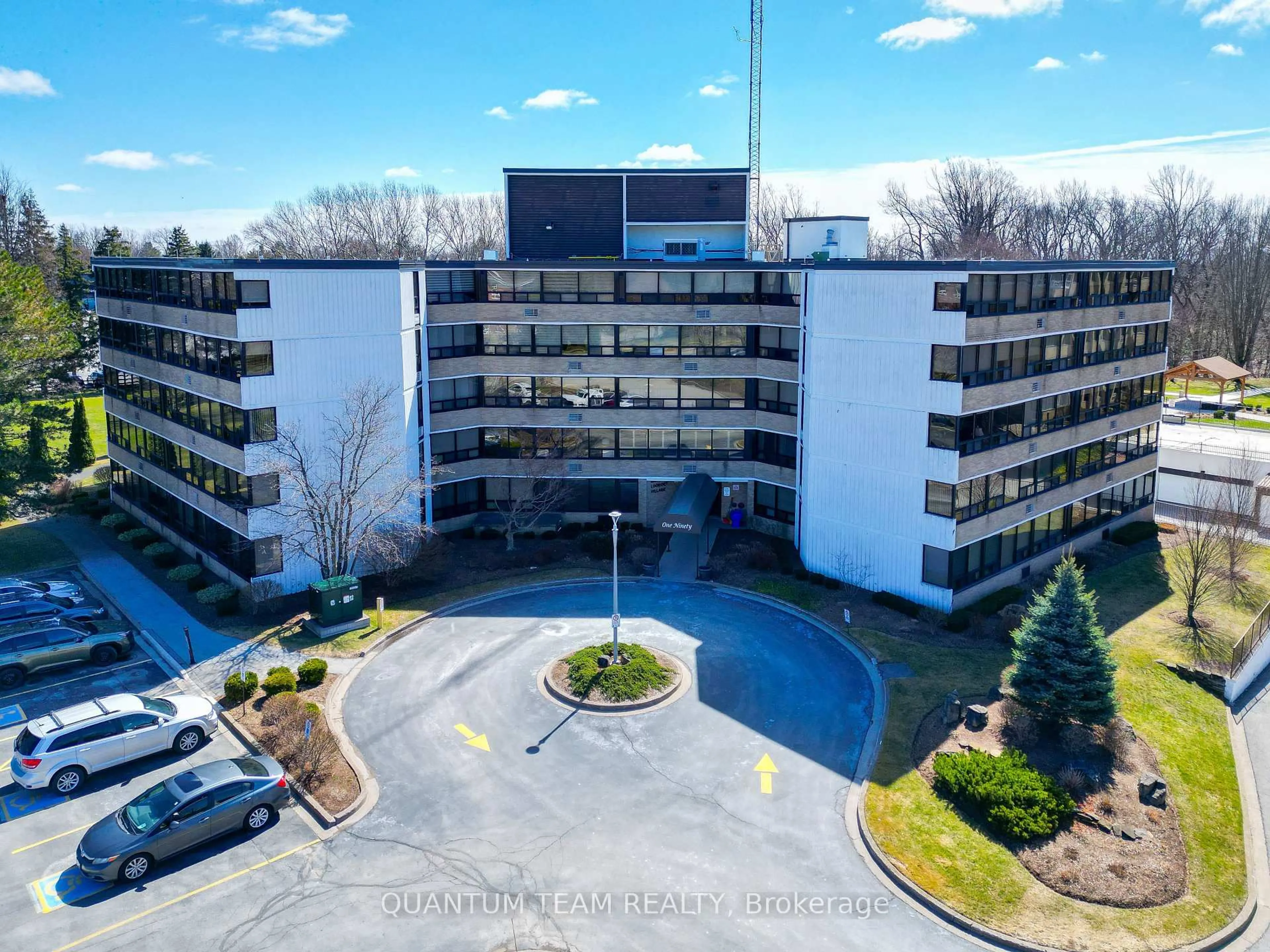 A pic from outside/outdoor area/front of a property/back of a property/a pic from drone, unknown for 190 HWY 20 W #409A, Pelham Ontario L3E 0V6