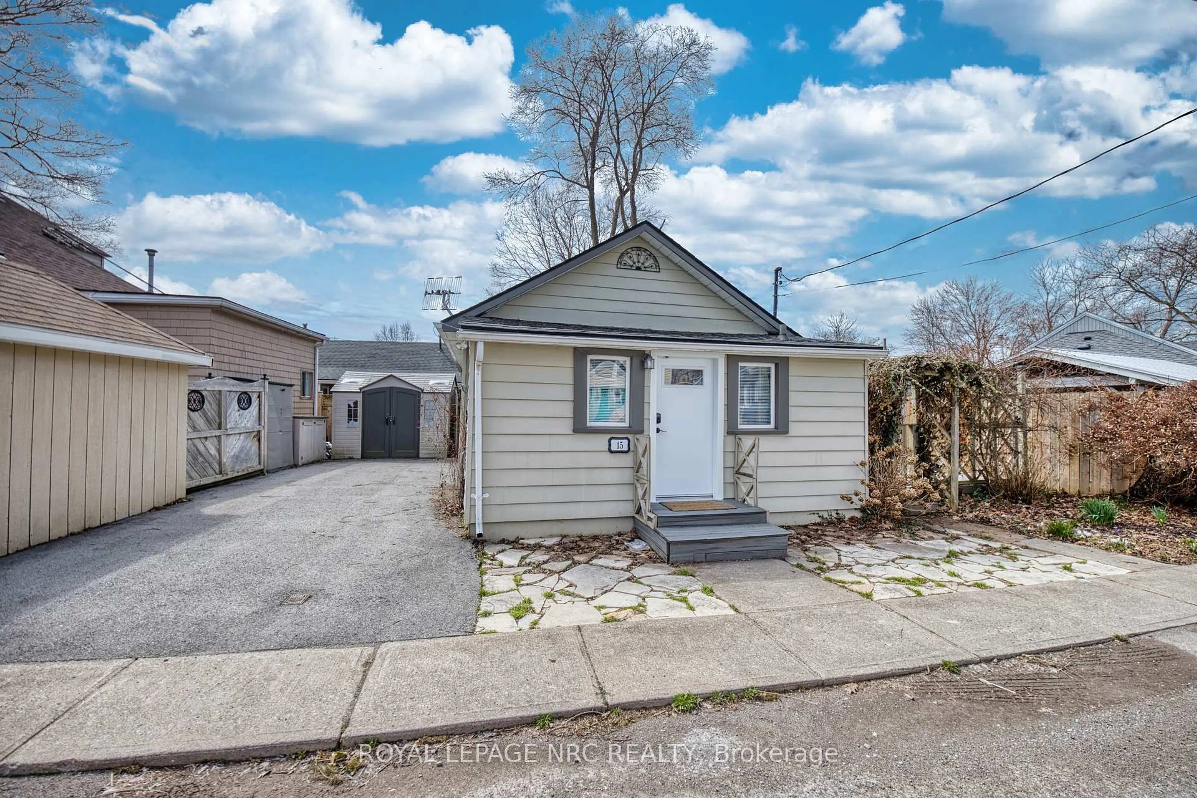 Unknown for 15 Loomis Cres, Fort Erie Ontario L0S 1B0