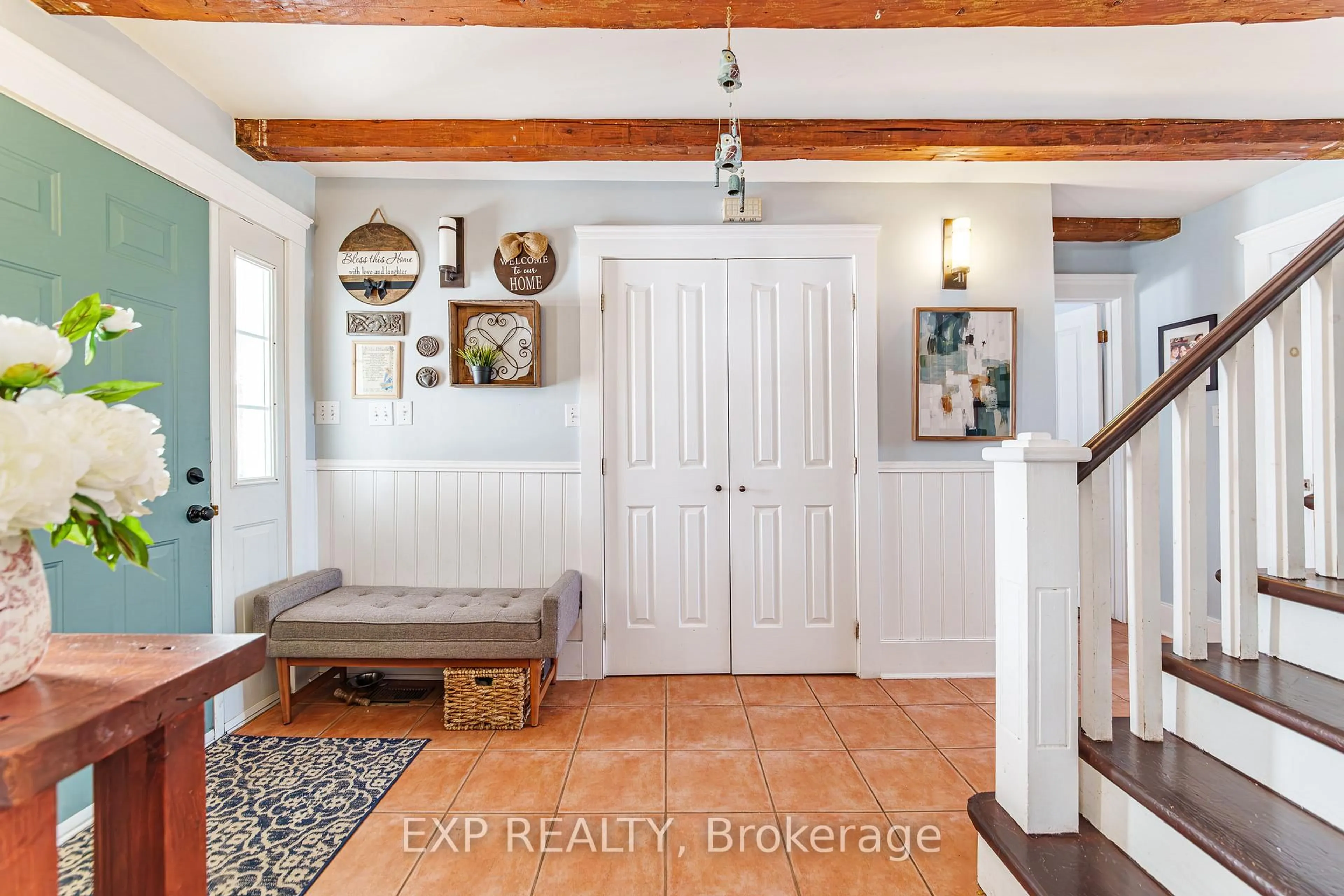 Indoor entryway for 20267 COUNTY ROAD 18 Rd, South Glengarry Ontario K0C 2J0