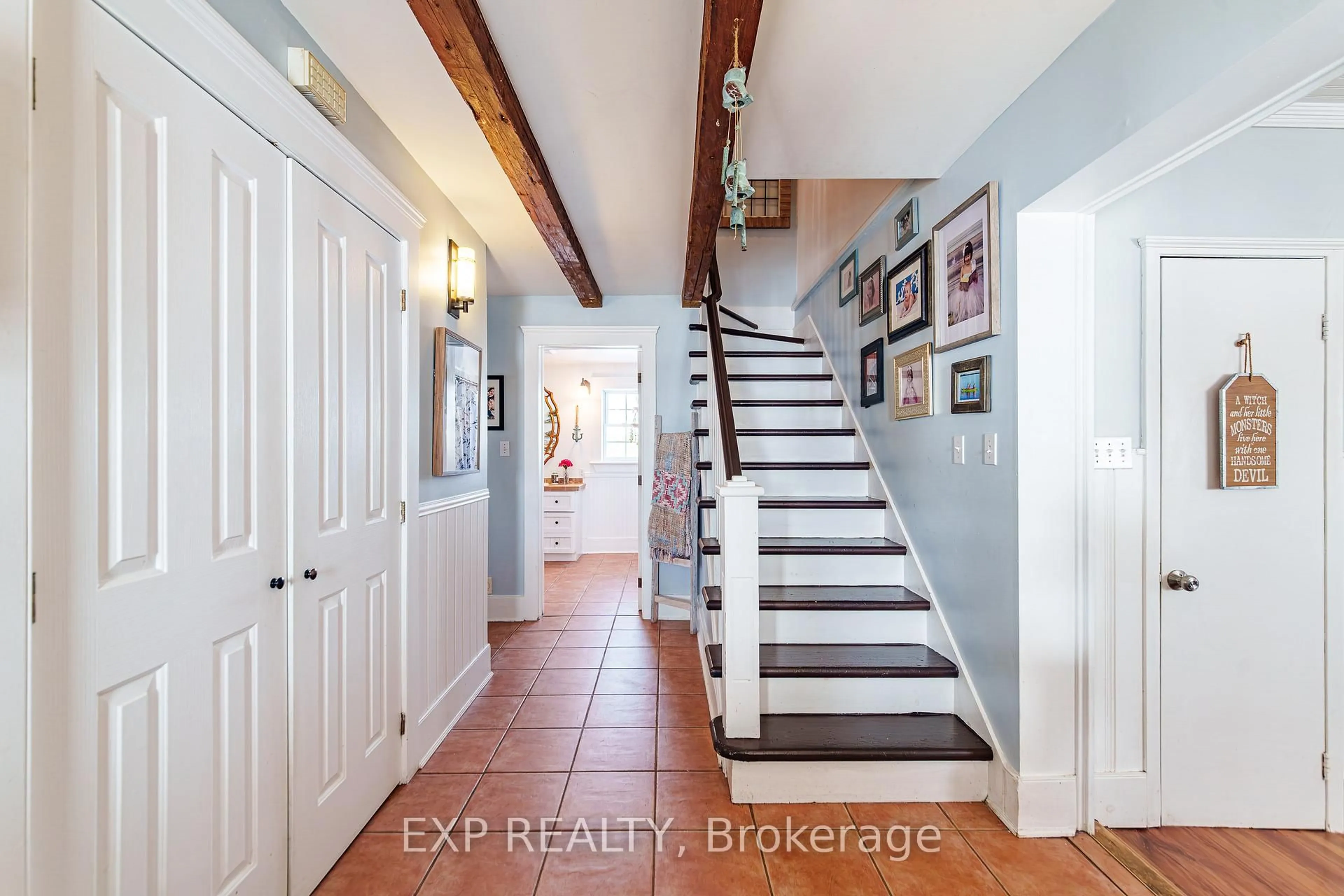 Indoor entryway for 20267 COUNTY ROAD 18 Rd, South Glengarry Ontario K0C 2J0