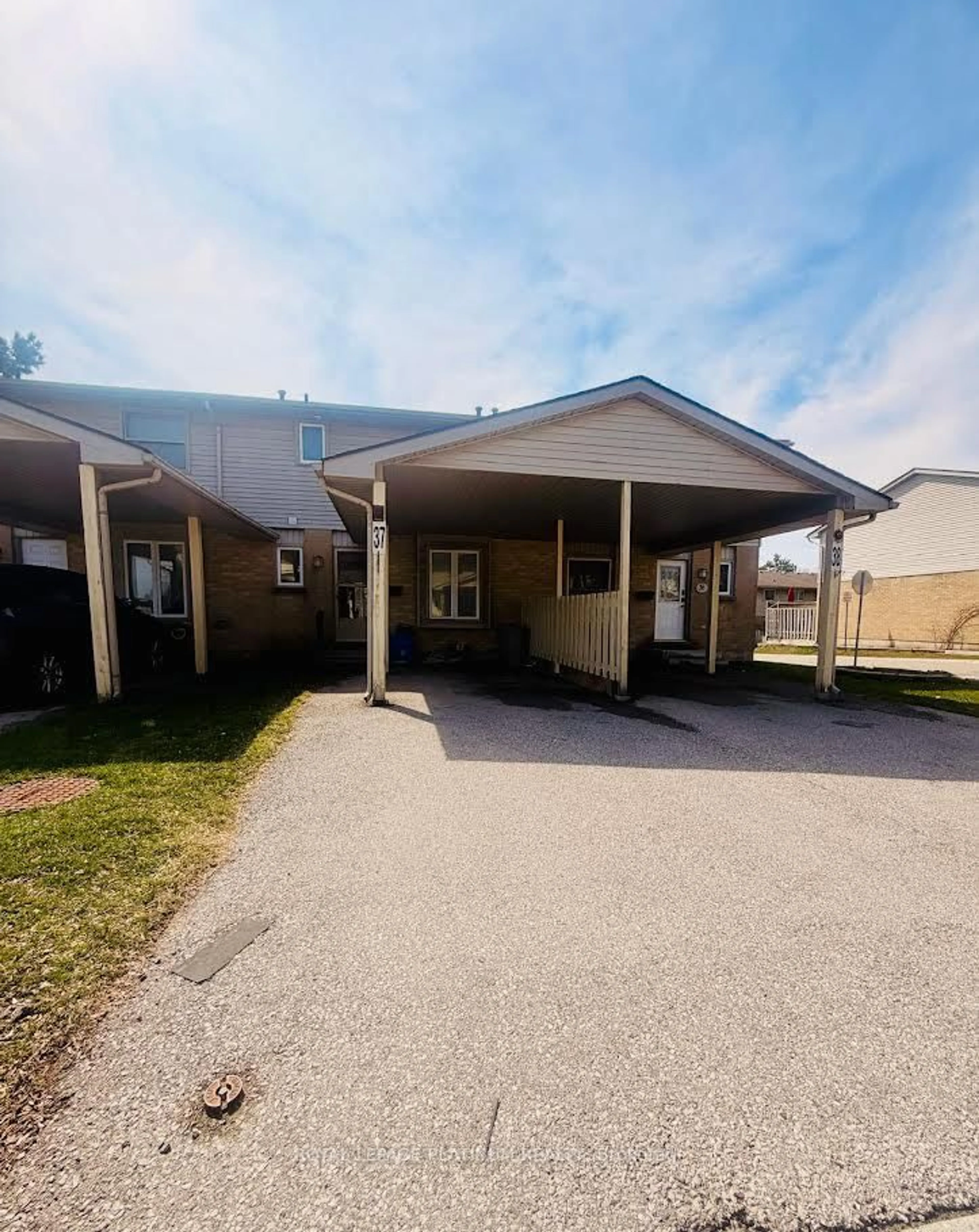 Unknown for 55 Ashley Cres #37, London South Ontario N6E 3R9