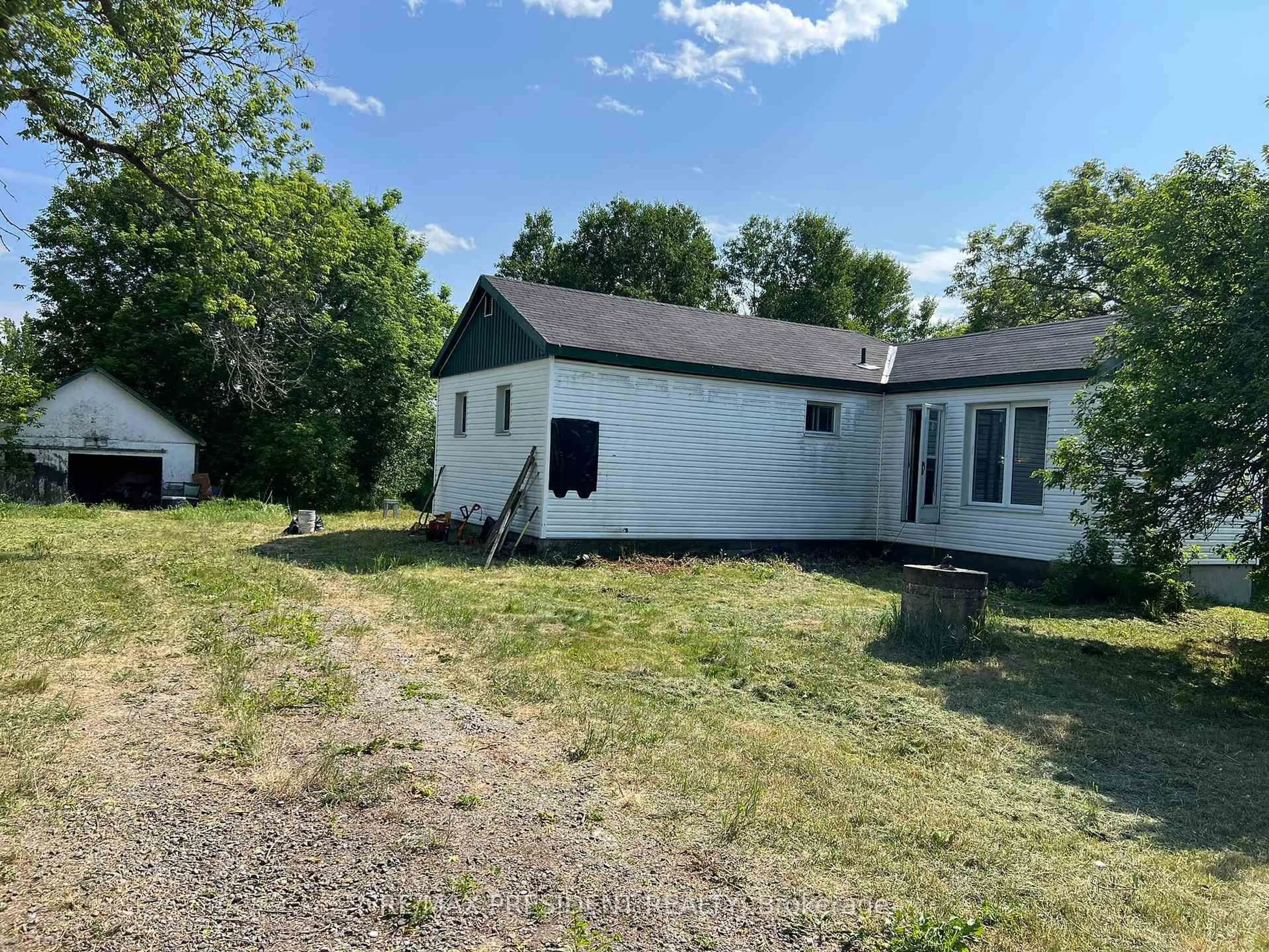 Unknown for 1945 Vermillion Lake Rd Chelmsford, Greater Sudbury Ontario P0M 1L0