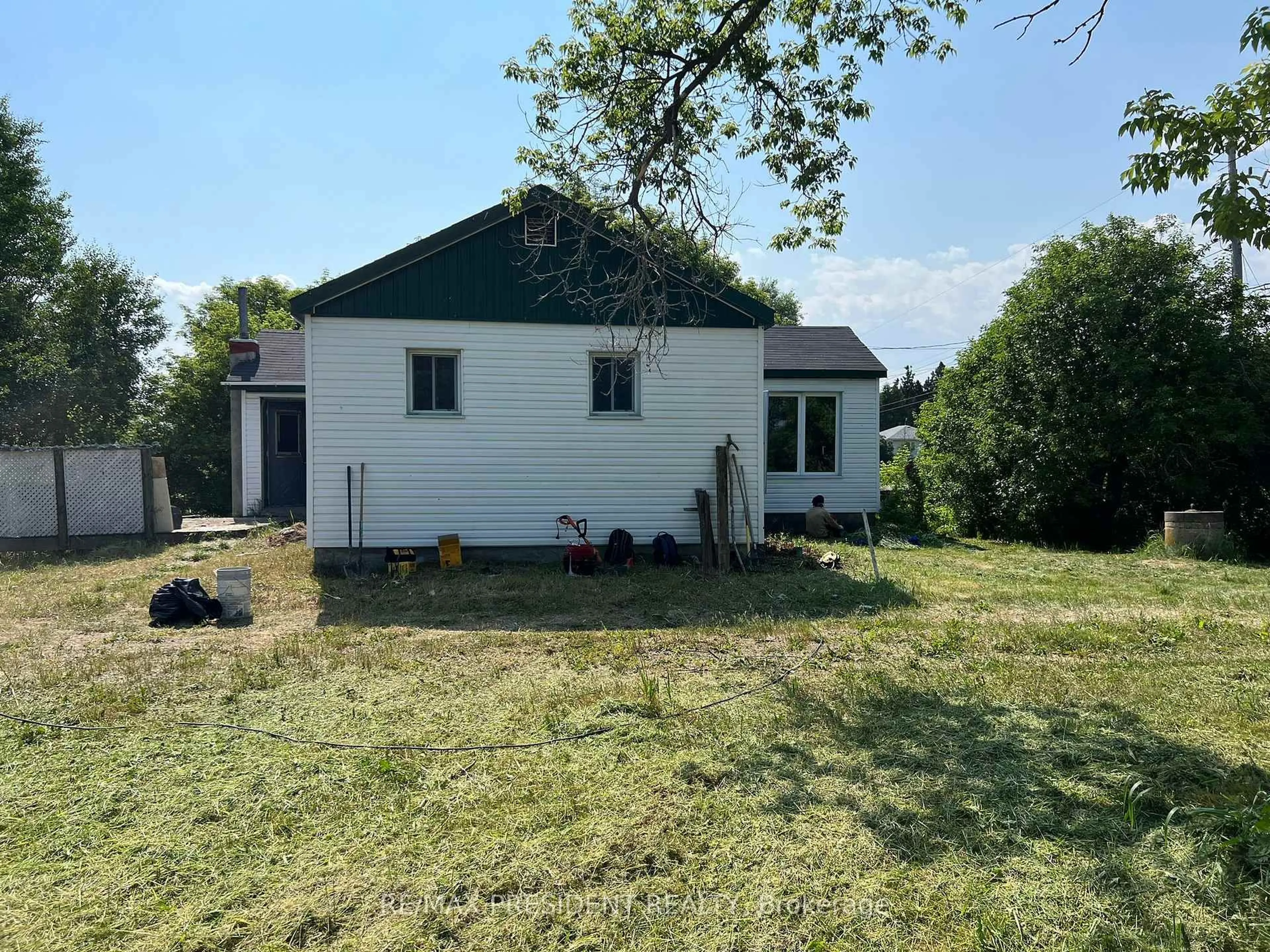 A pic from outside/outdoor area/front of a property/back of a property/a pic from drone, building for 1945 Vermillion Lake Rd Chelmsford, Greater Sudbury Ontario P0M 1L0