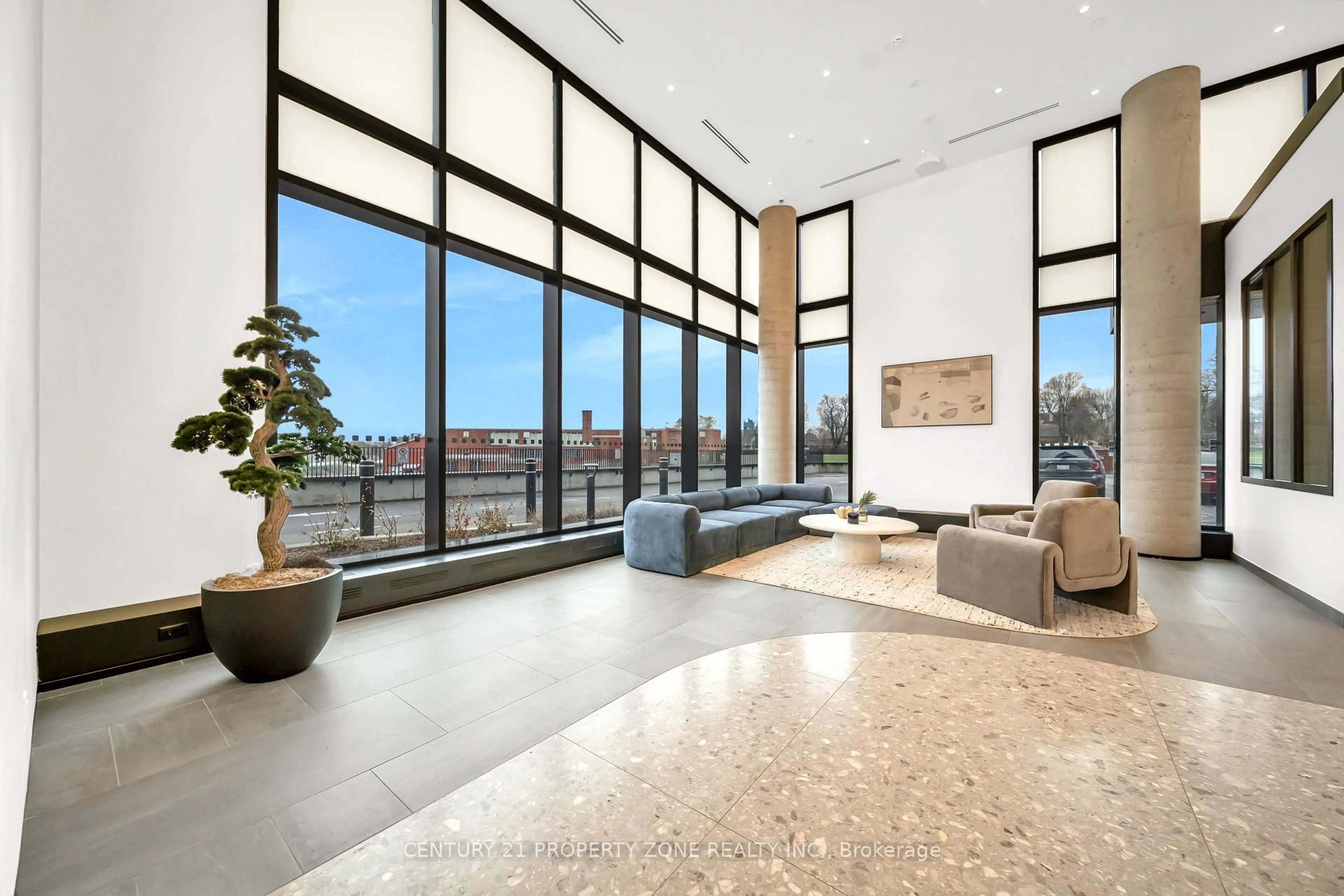 Indoor foyer for 25 Wellington St #1914, Kitchener Ontario N2G 0G5