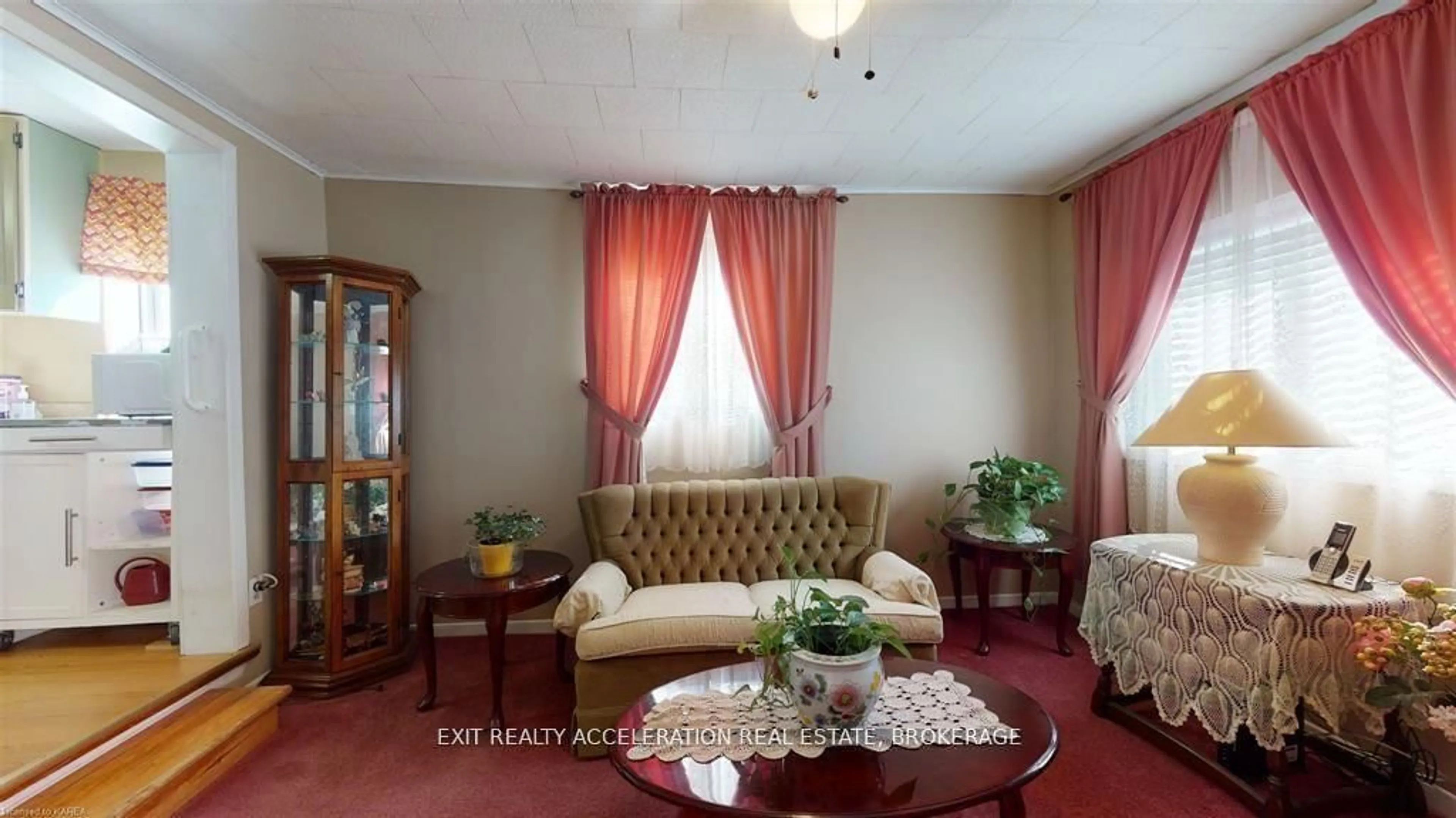 Living room with furniture, unknown for 41 Water St, Greater Napanee Ontario K7R 1V5