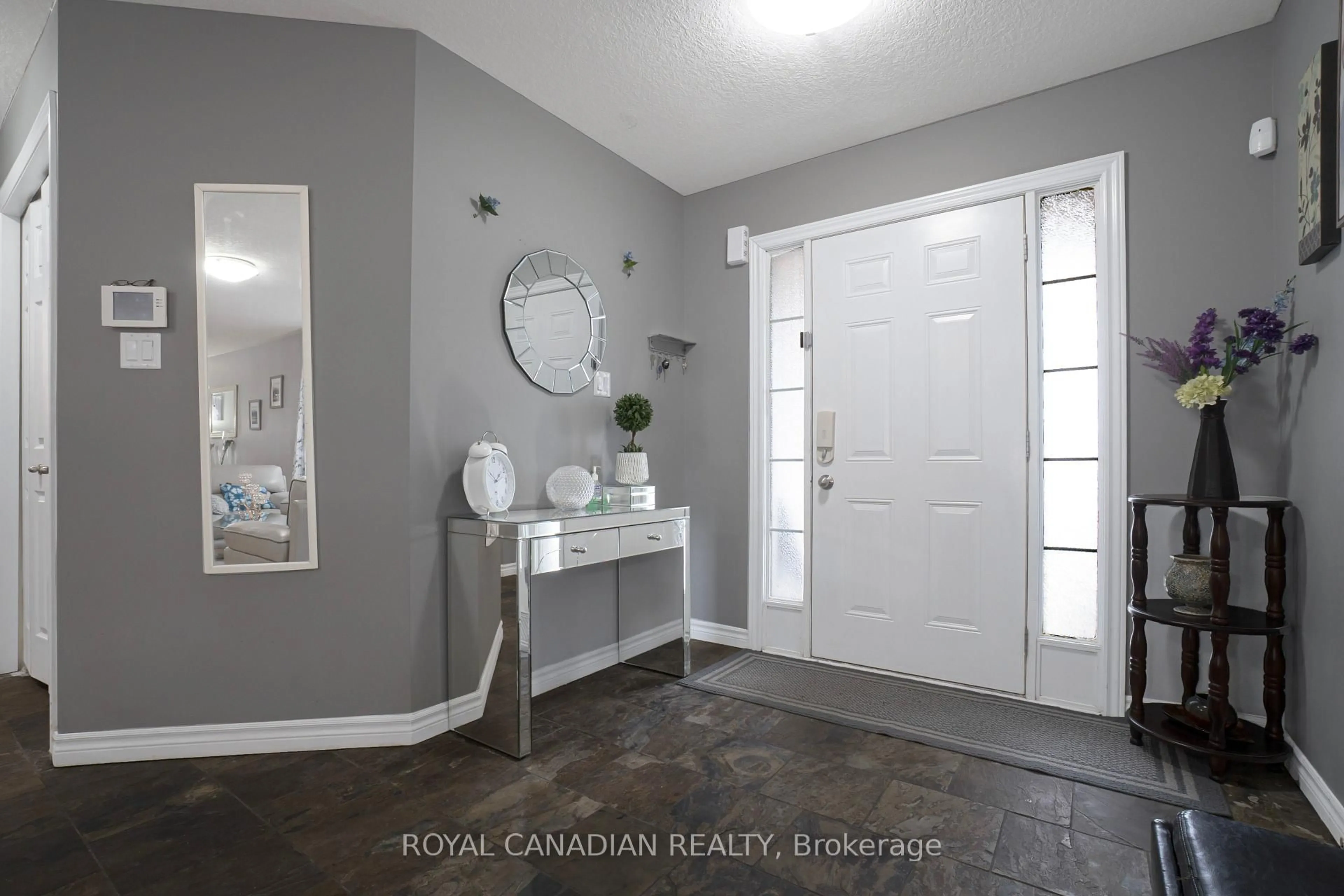 Indoor entryway for 1723 Stackhouse Ave, London North Ontario N5X 4H9