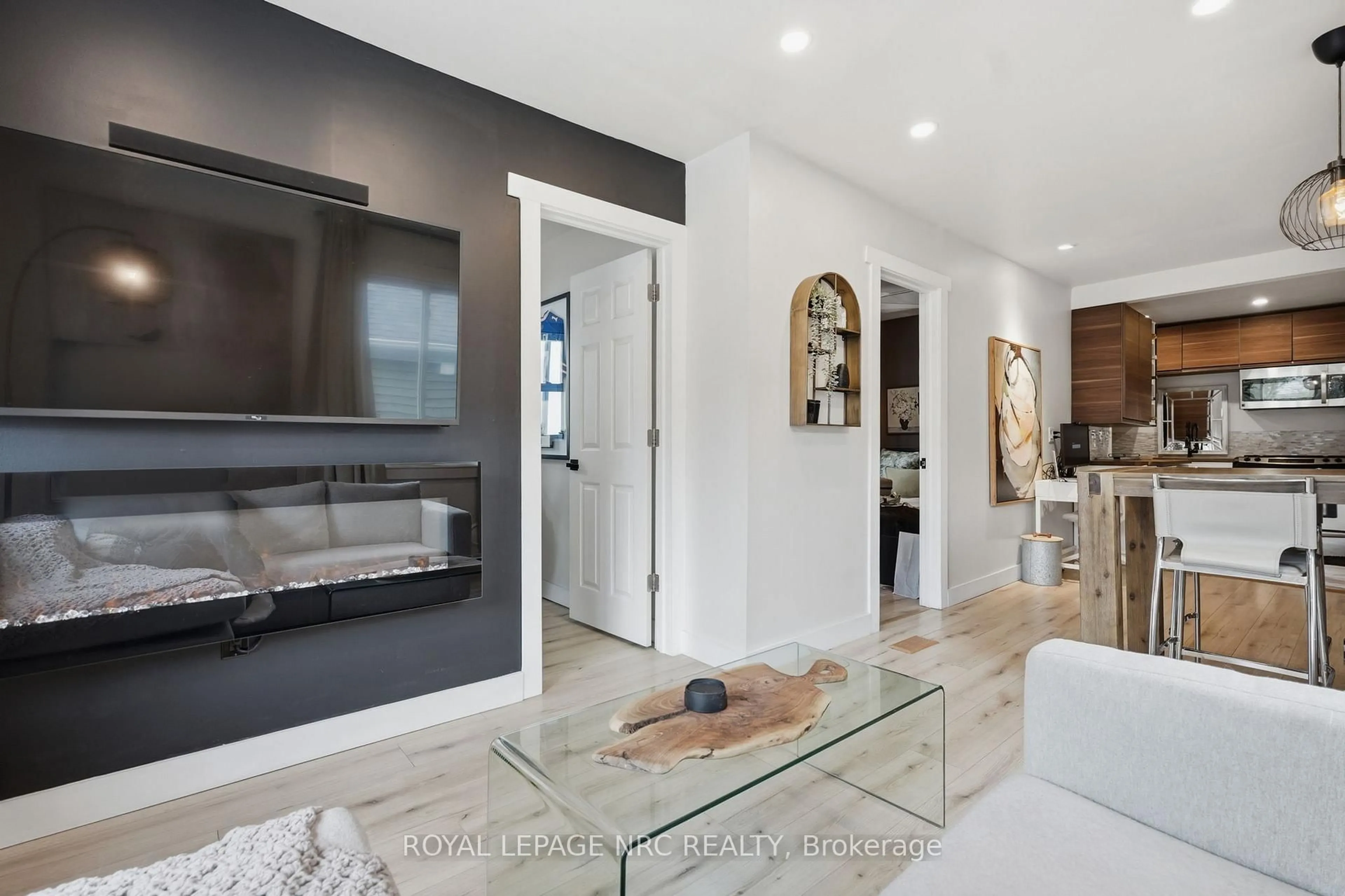 Unknown for 17 Considine Ave, St. Catharines Ontario L2N 5K1