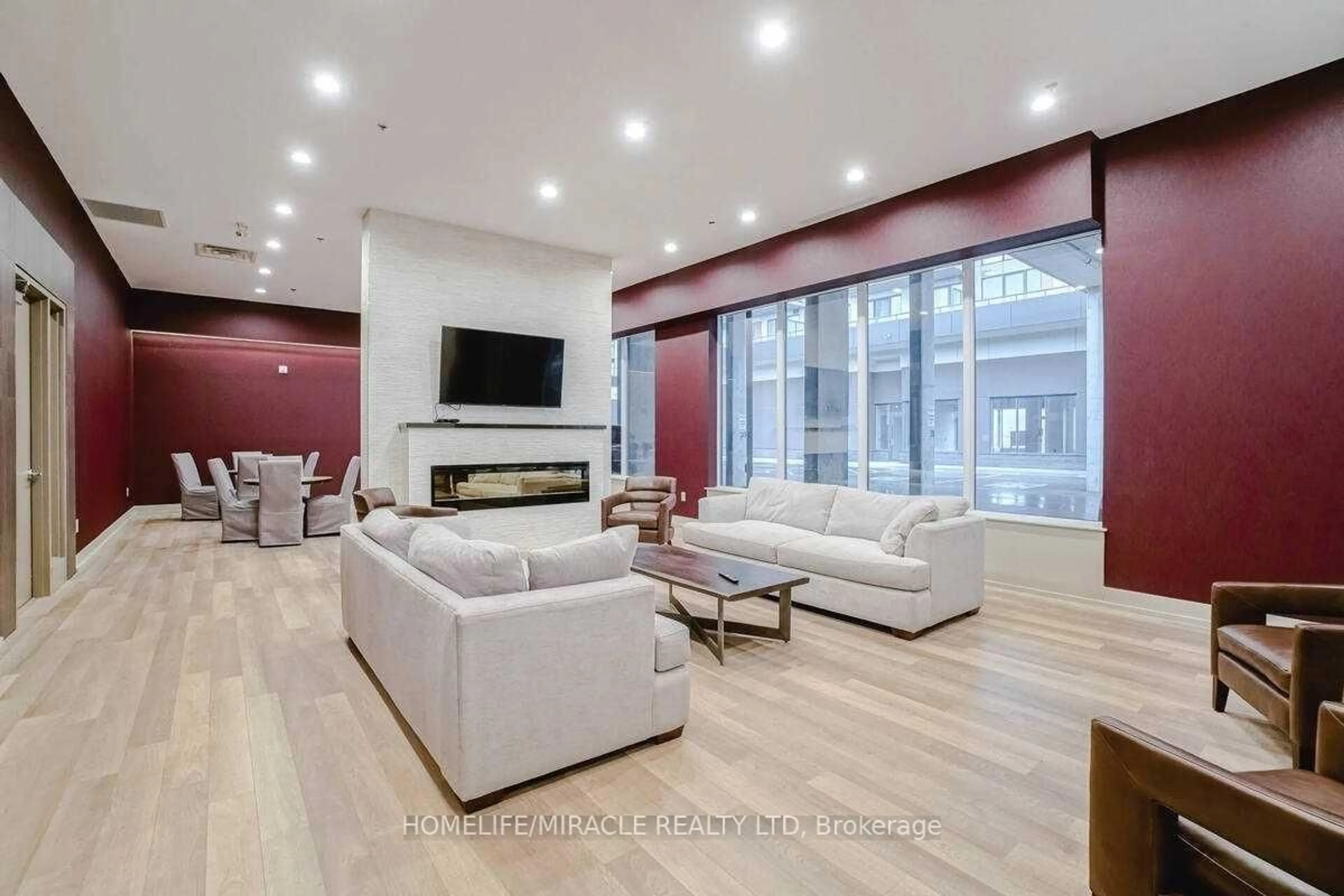 Living room with furniture, unknown for 560 North Service Rd #602, Grimsby Ontario L3M 0G3