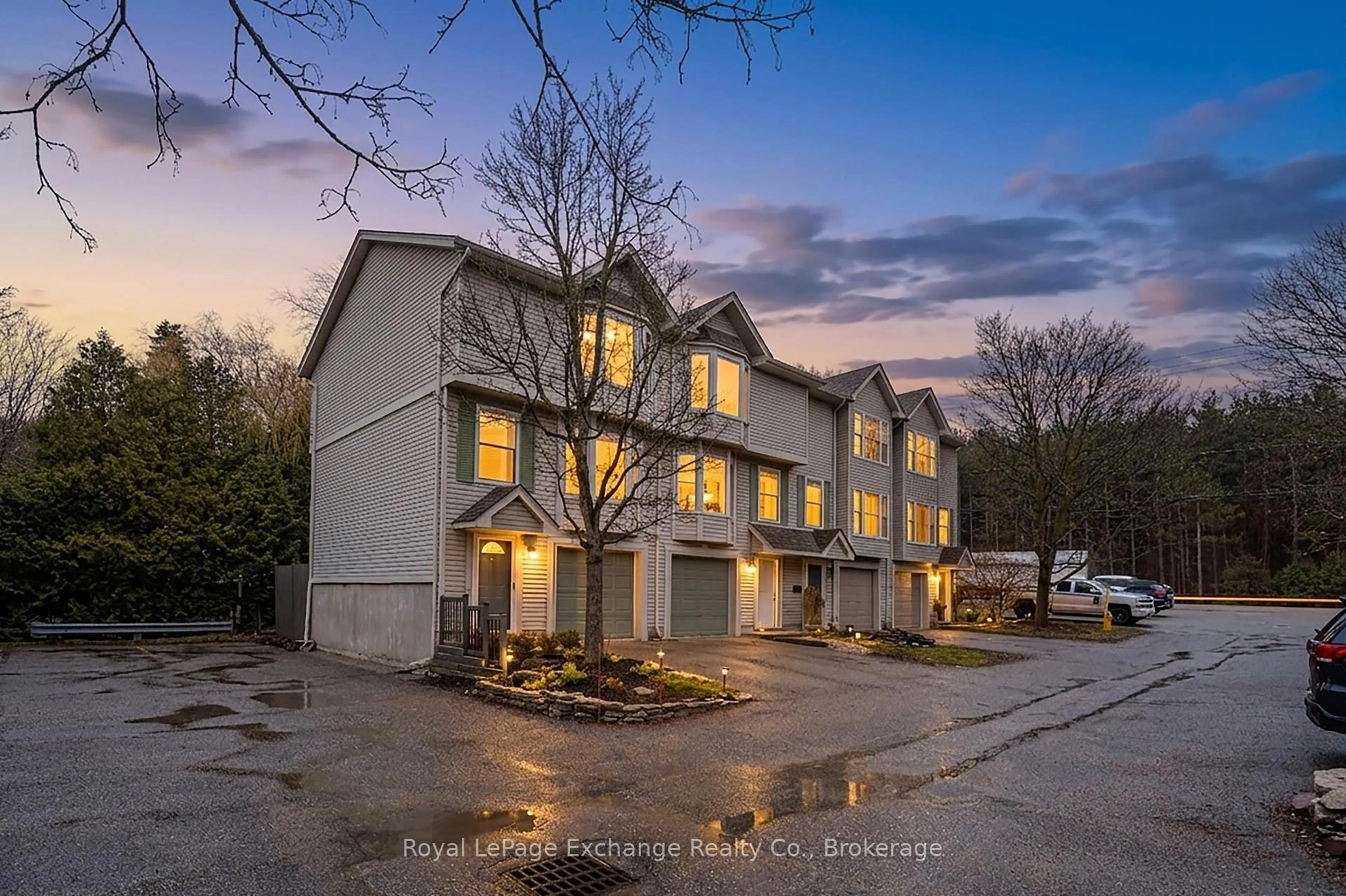 A pic from outside/outdoor area/front of a property/back of a property/a pic from drone, street for 320 Alma St #13, Guelph/Eramosa Ontario N0B 2K0