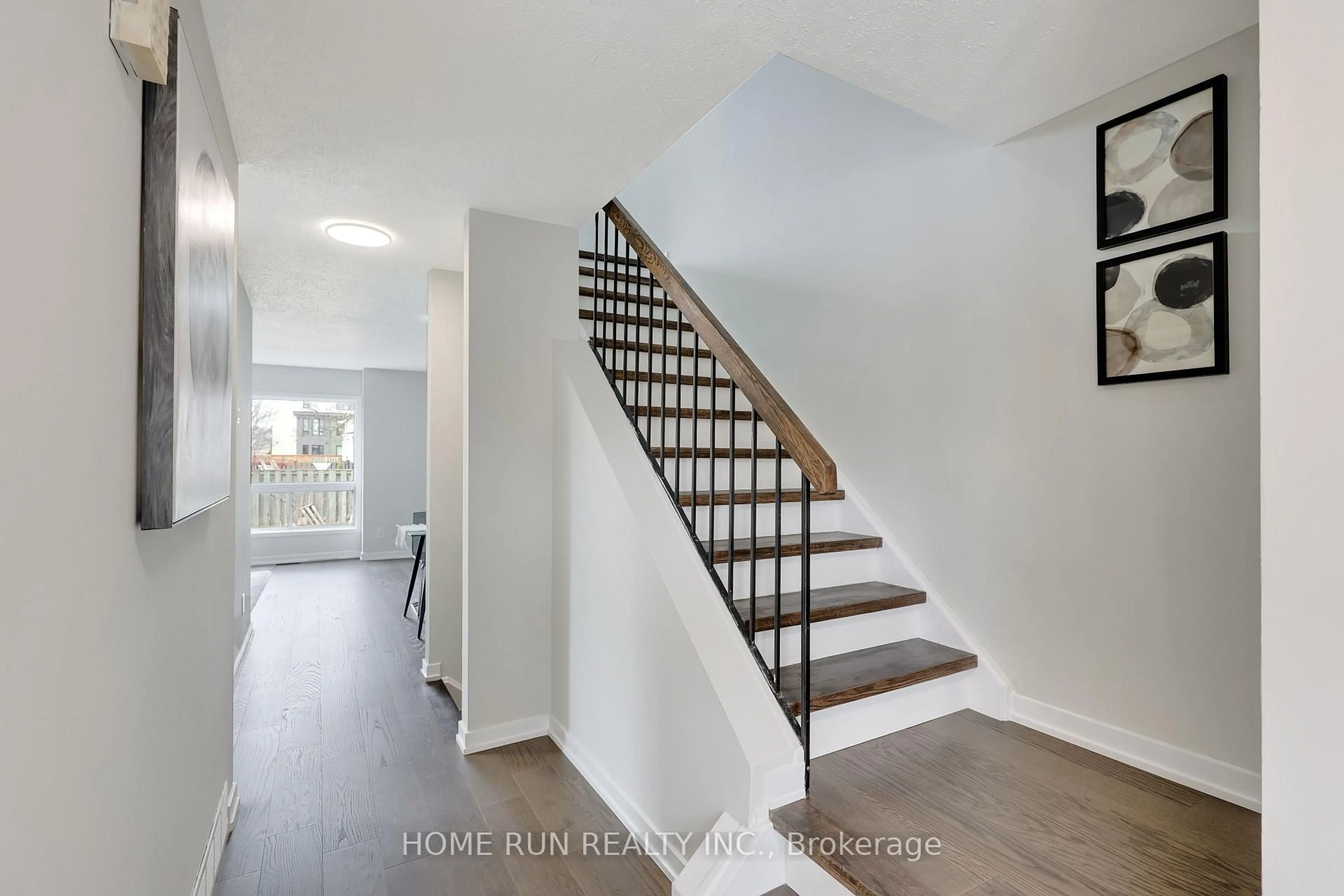 Unknown for 16 Sovereign Ave, Ottawa Ontario K2G 4Y1