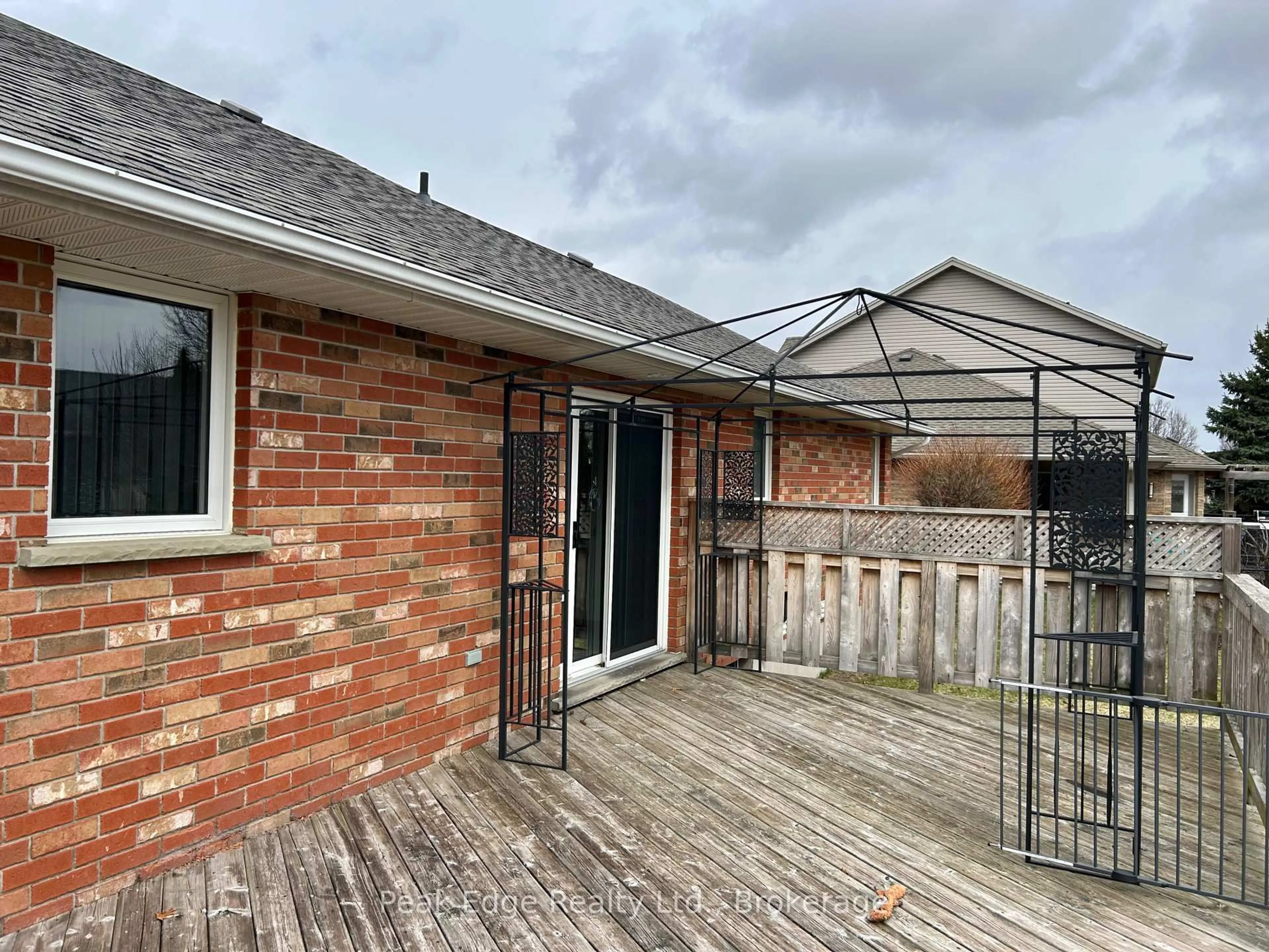 Unknown for 397 1st St, Hanover Ontario N4N 3T8