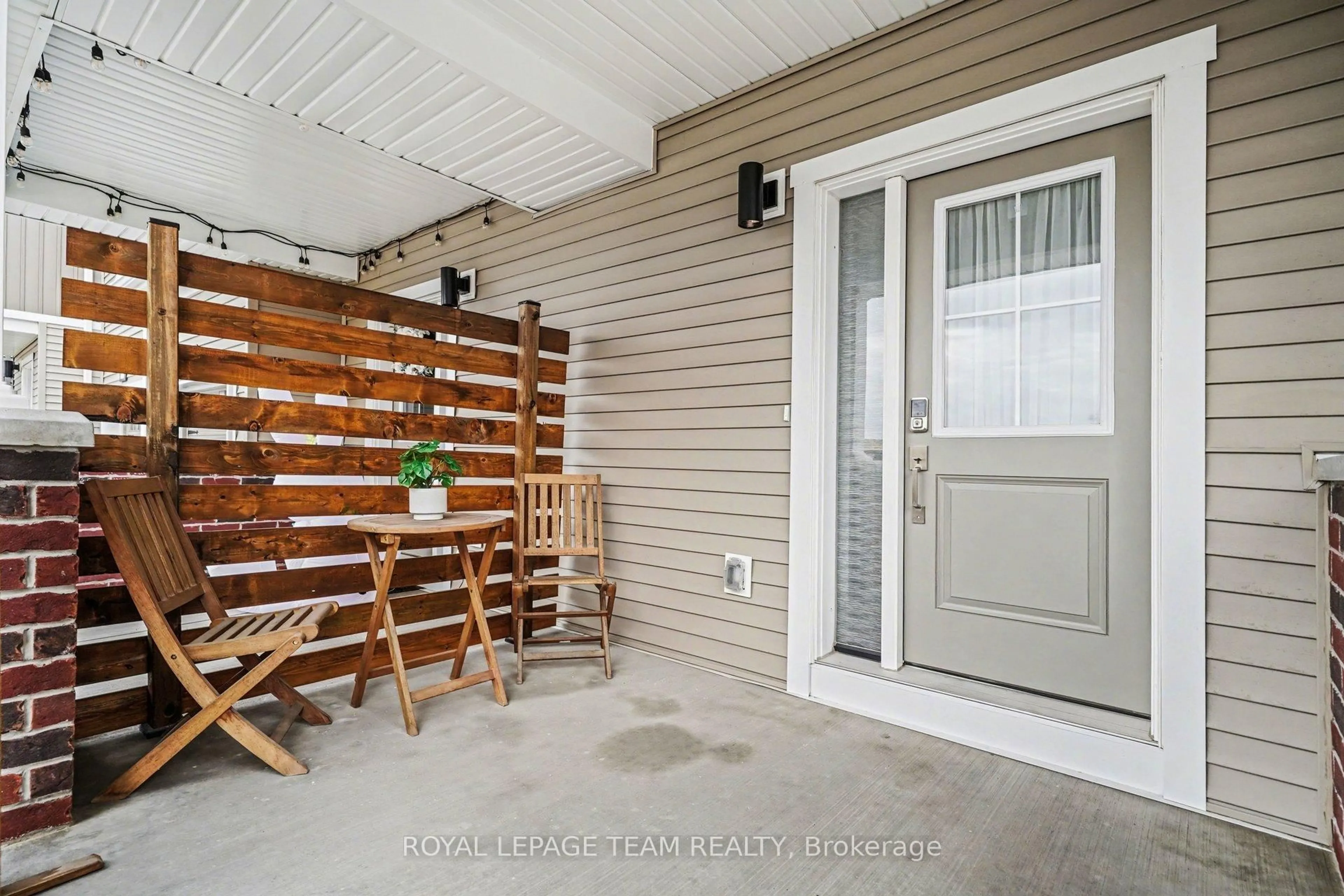Patio, street for 604 Keatons Way, North Grenville Ontario K0G 1J0