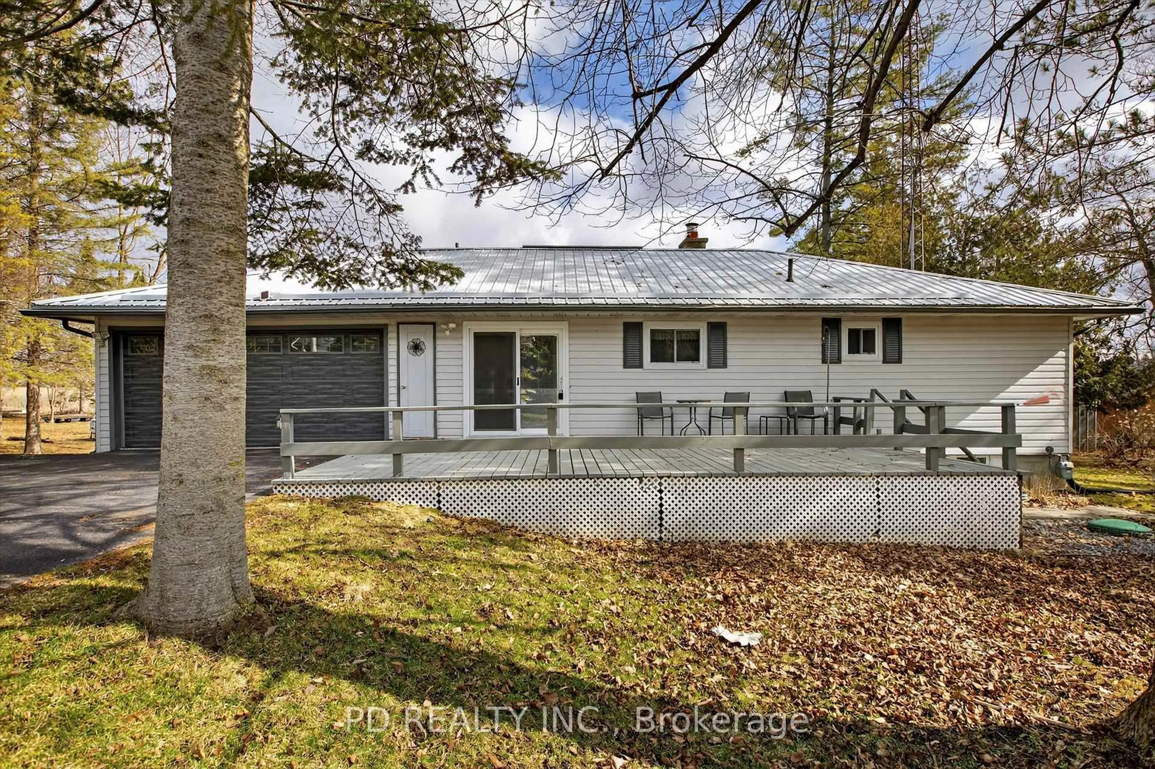 A pic from outside/outdoor area/front of a property/back of a property/a pic from drone, street for 200 Charlore Park Dr, Kawartha Lakes Ontario K0L 2W0