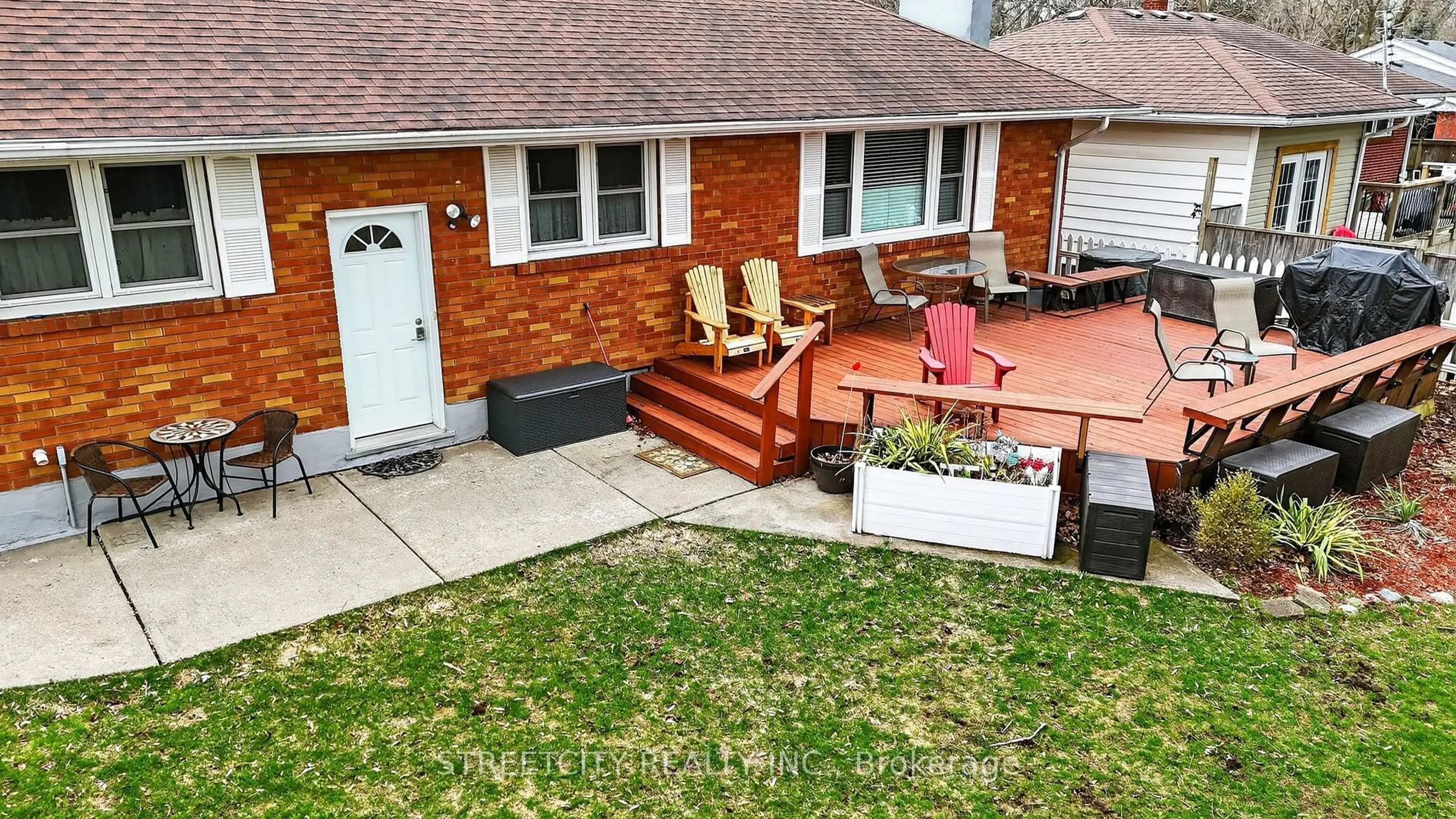 Patio, street for 6 Montgomery Rd, St. Thomas Ontario N5R 1S5