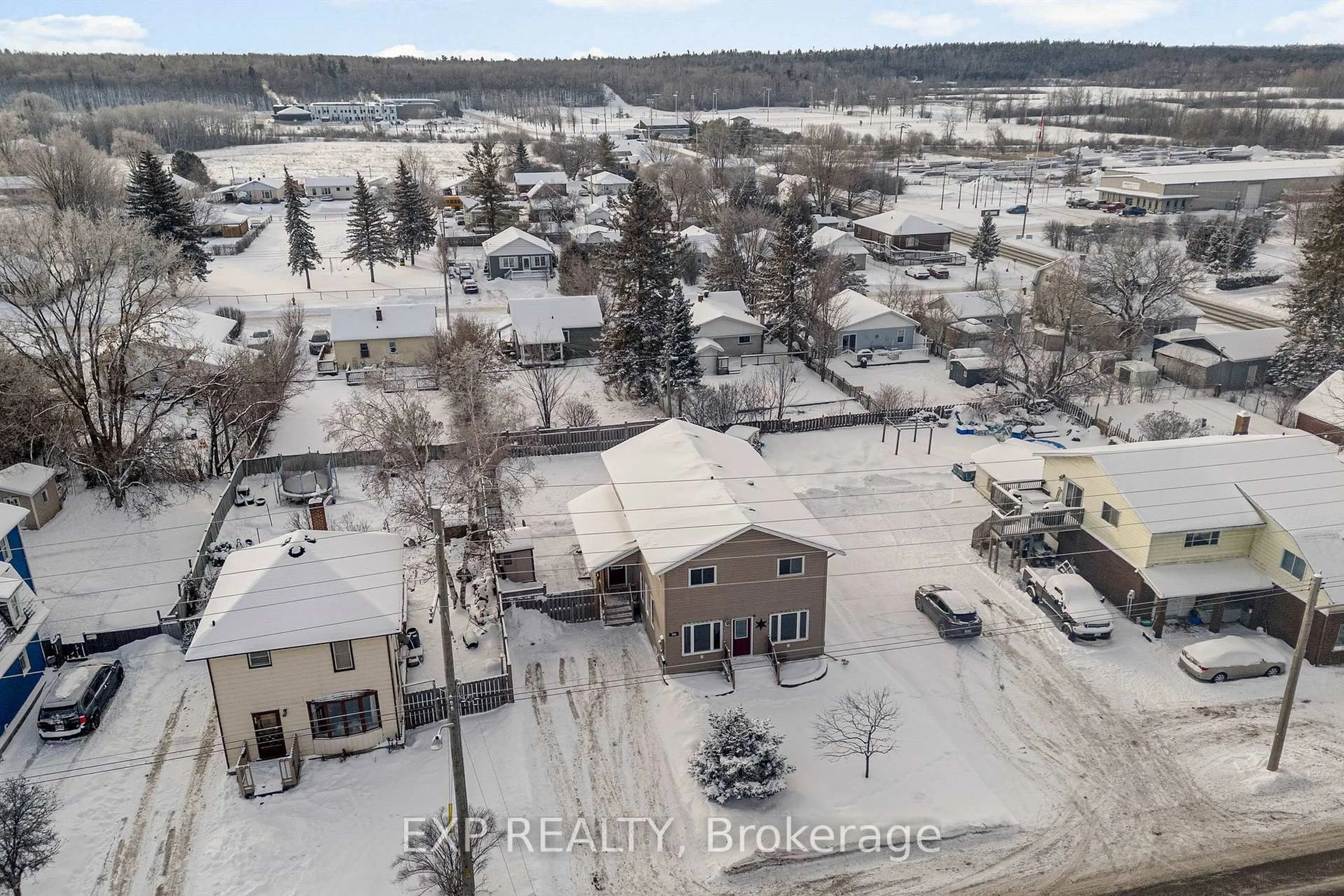 A pic from outside/outdoor area/front of a property/back of a property/a pic from drone, unknown for 395 Lisgar Ave, Renfrew Ontario K7V 3N3