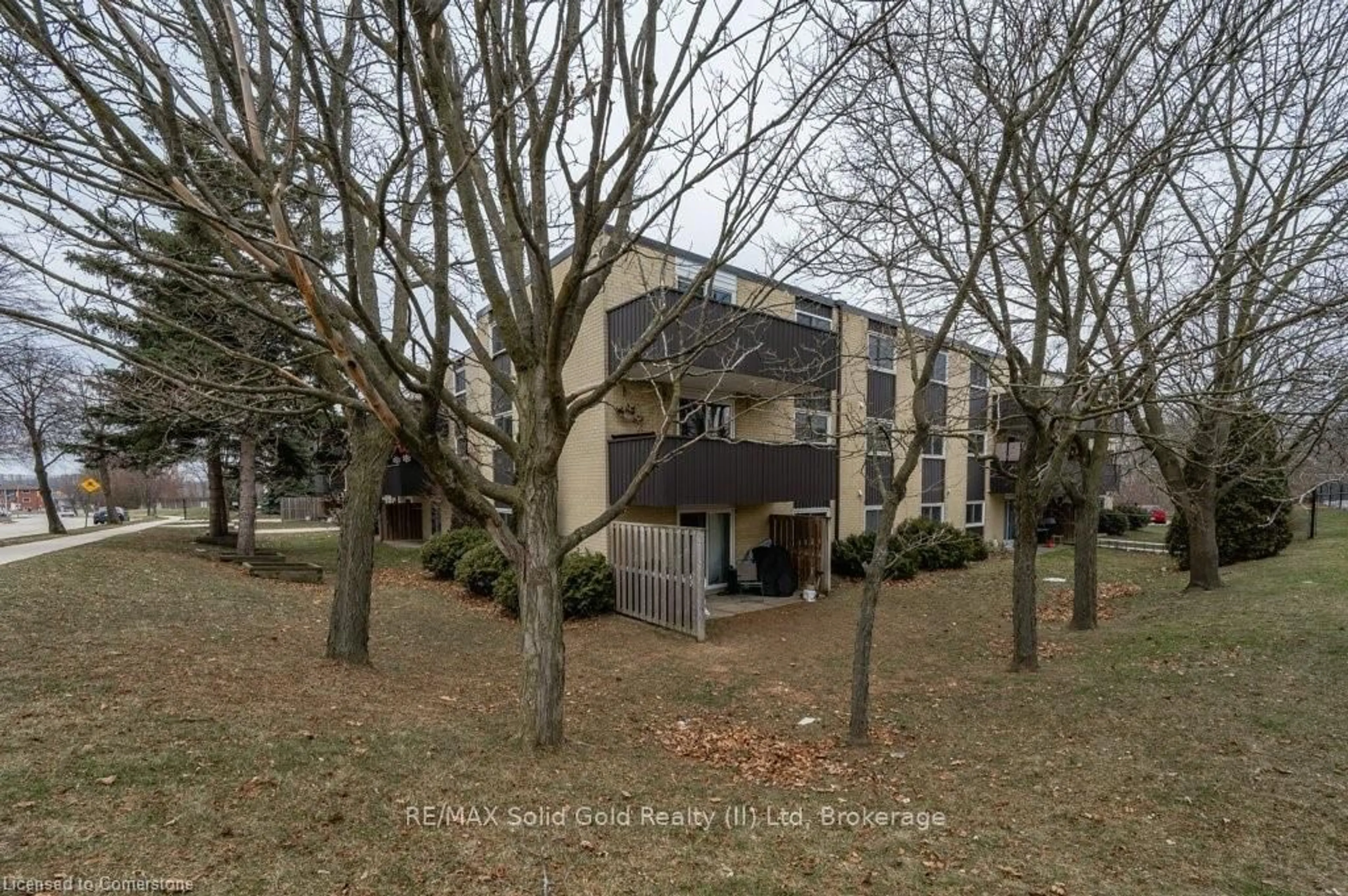 A pic from outside/outdoor area/front of a property/back of a property/a pic from drone, building for 75 Hazelglen Dr #308, Kitchener Ontario N2M 2E2