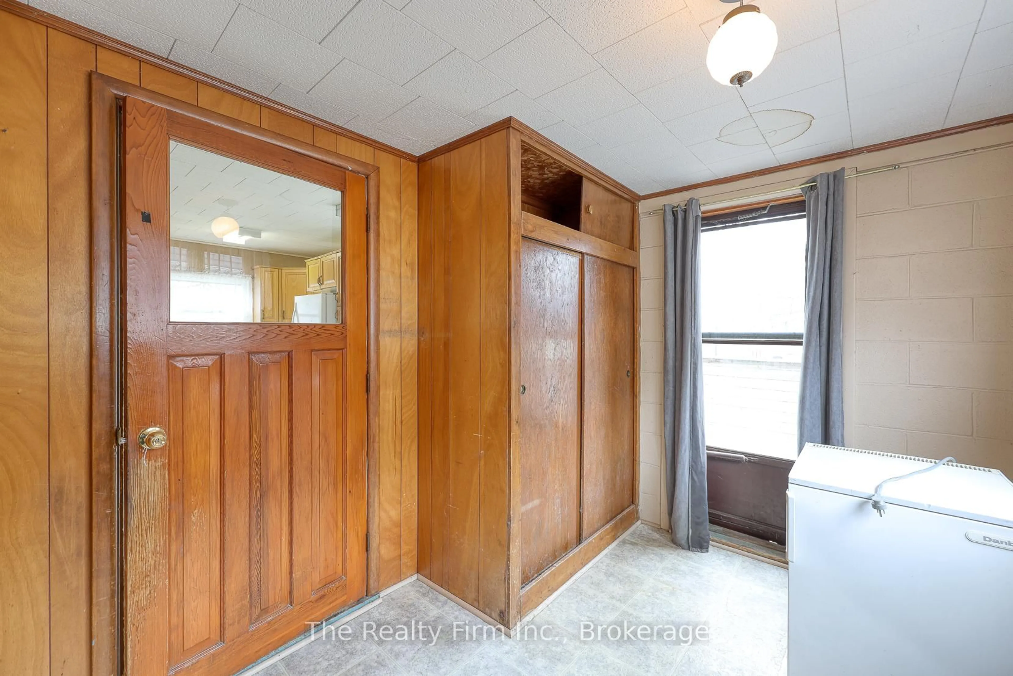 Unknown for 52 Huron St, Woodstock Ontario N4S 6Z3