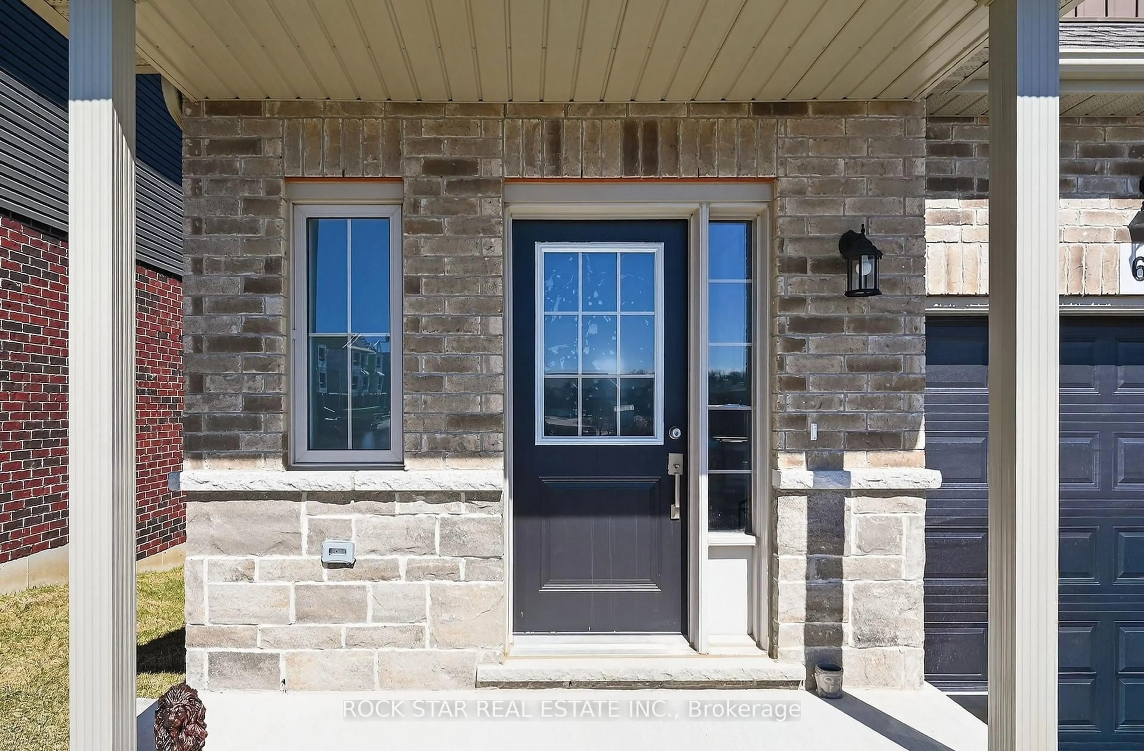 Indoor entryway for 63 Lloyd Davies Way, Hamilton Ontario L0R 1C0