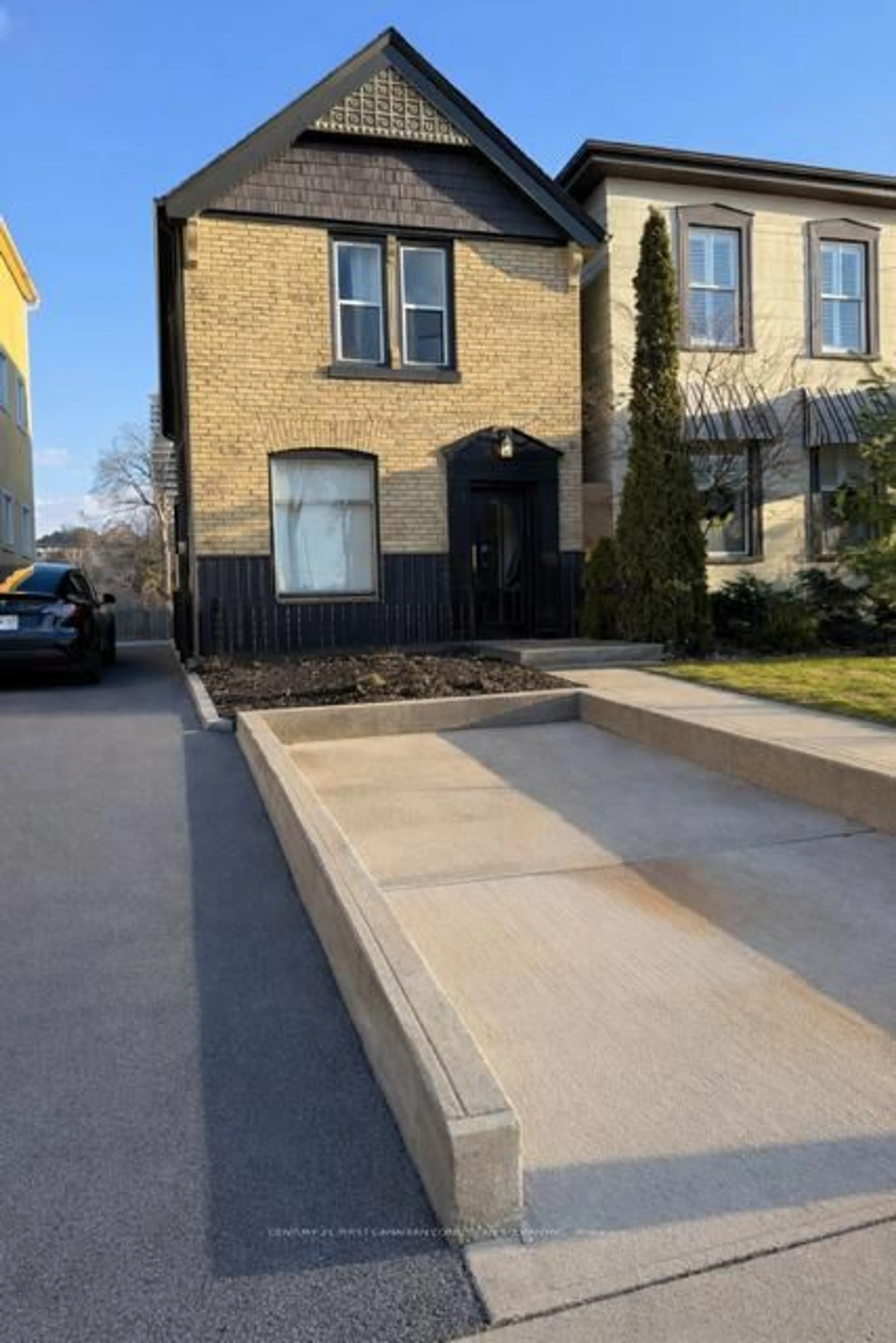 Unknown for 177 Central Ave, London East Ontario N6A 1M6