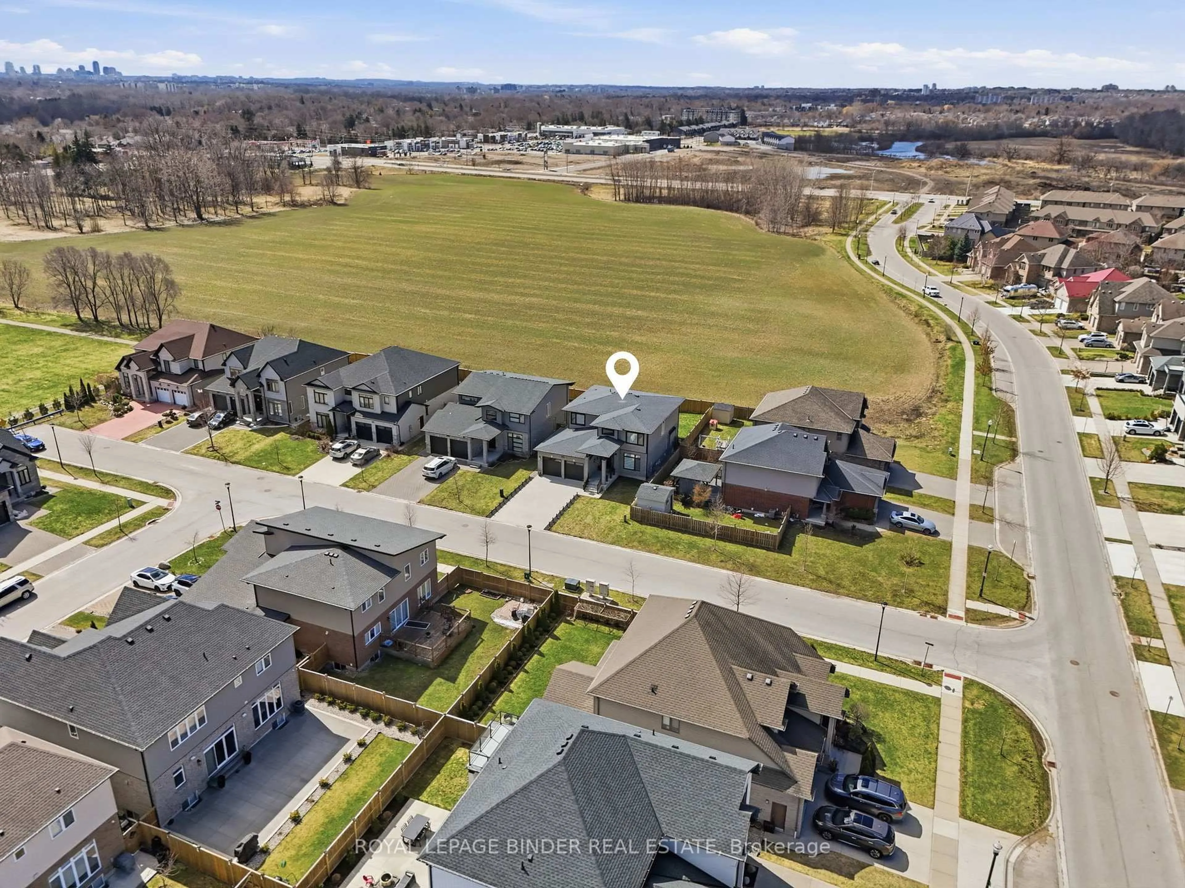 A pic from outside/outdoor area/front of a property/back of a property/a pic from drone, unknown for 1615 SANDRIDGE Lane, London North Ontario N5X 0G5