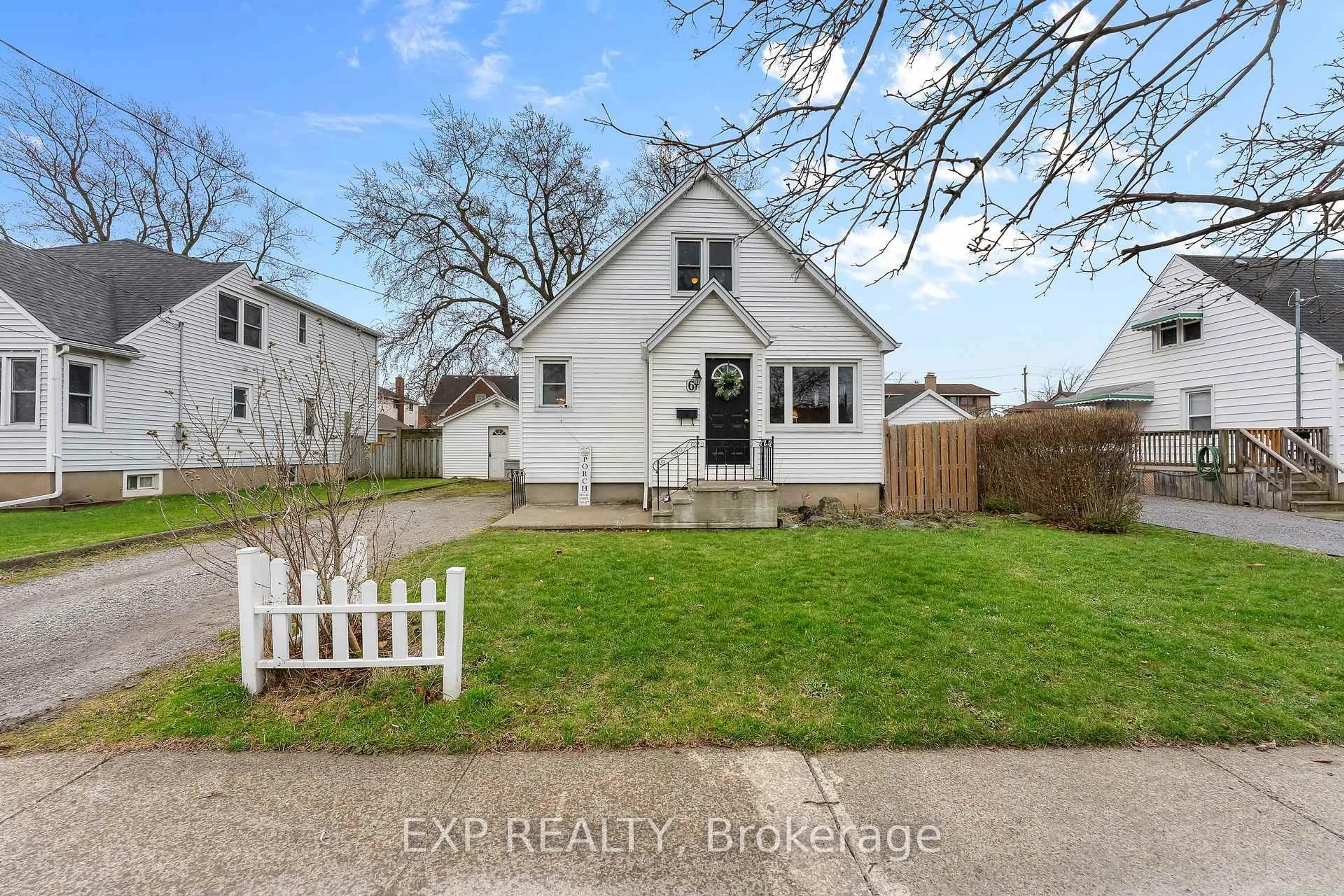 A pic from outside/outdoor area/front of a property/back of a property/a pic from drone, street for 6 Cedardale Ave, St. Catharines Ontario L2P 1A9