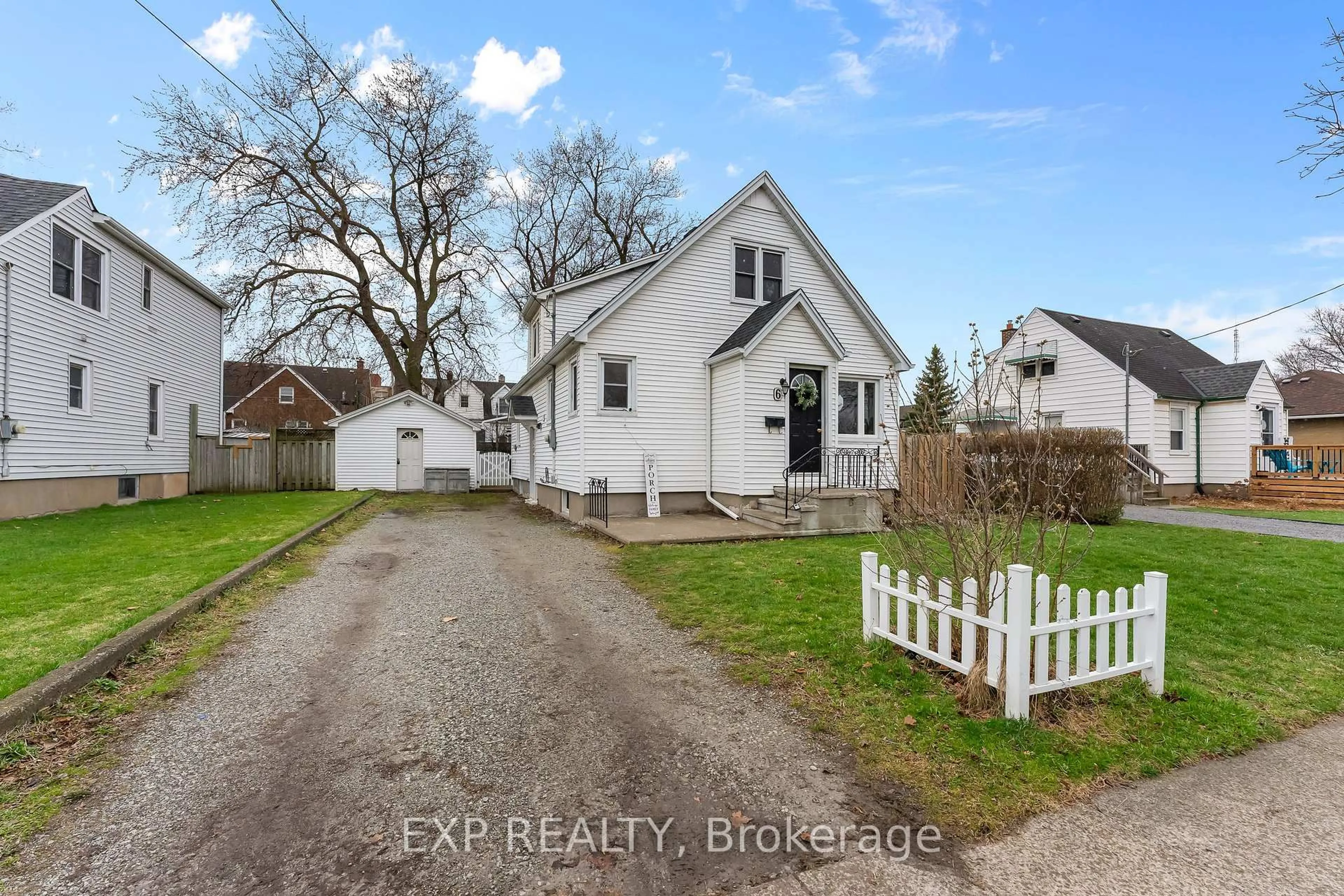 A pic from outside/outdoor area/front of a property/back of a property/a pic from drone, street for 6 Cedardale Ave, St. Catharines Ontario L2P 1A9