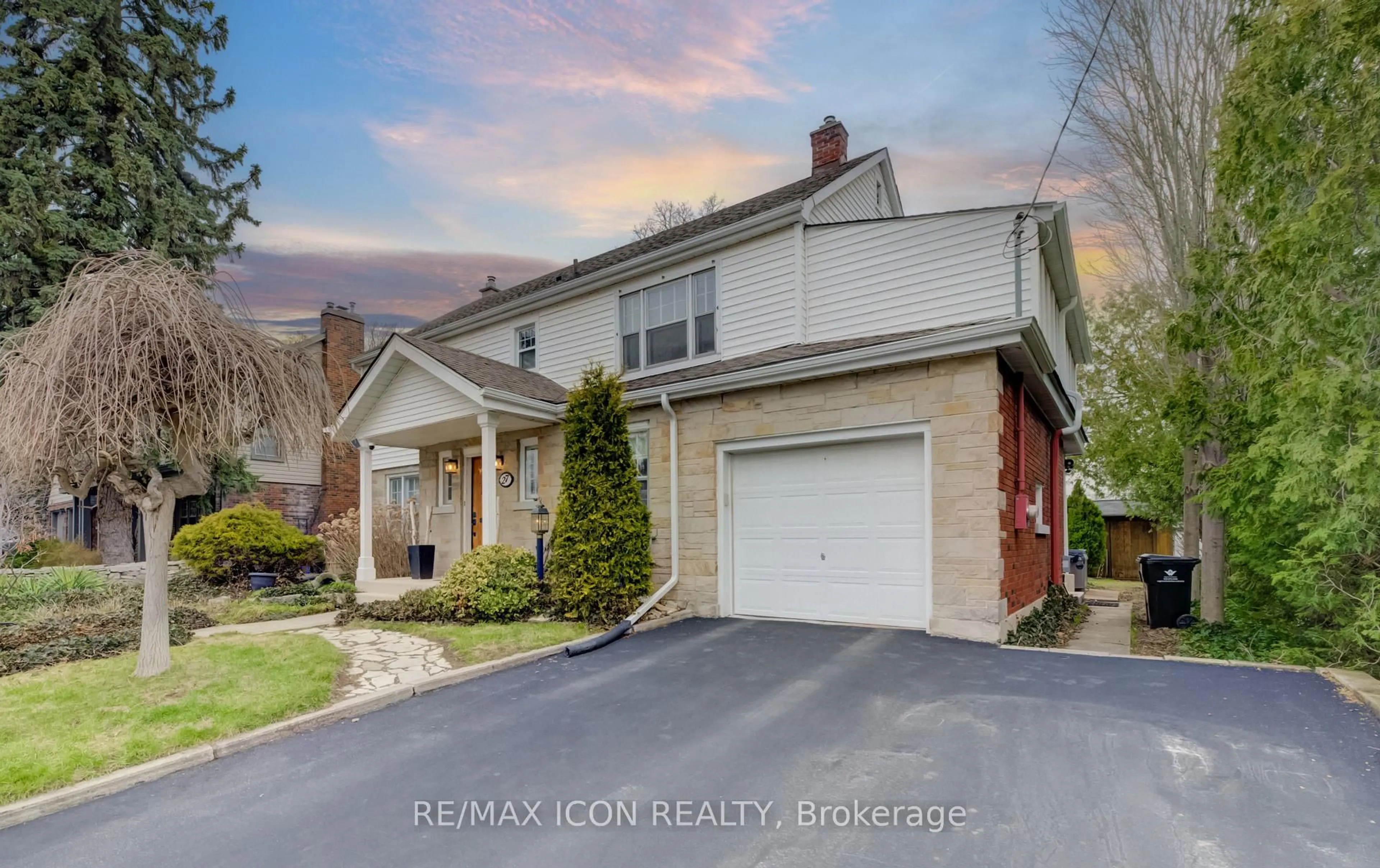 Home with brick exterior material, street for 27 Lowrey Ave, Cambridge Ontario N1R 4Z4