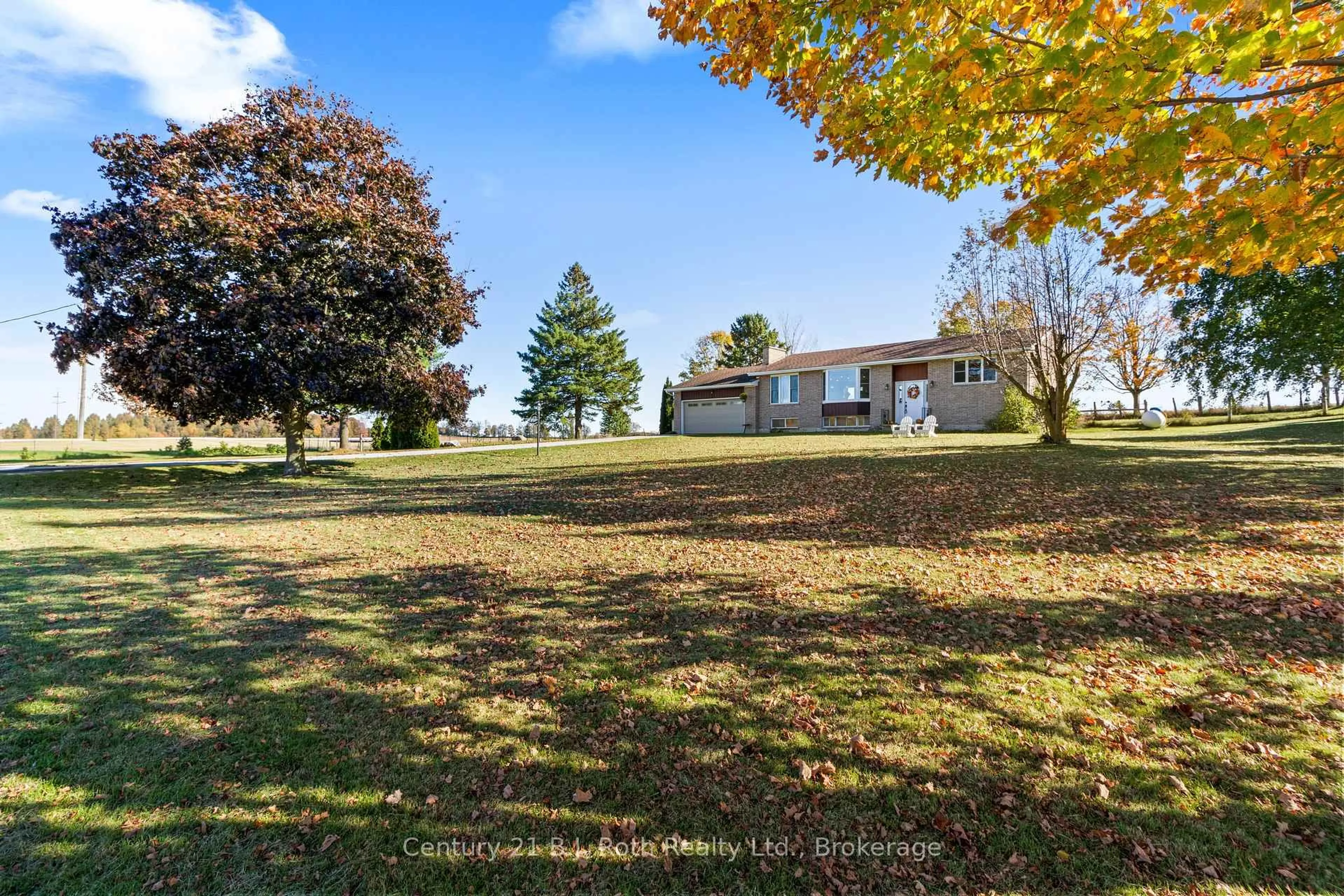 A pic from outside/outdoor area/front of a property/back of a property/a pic from drone, unknown for 21388 GREY RD 16, Chatsworth Ontario N0H 2N0