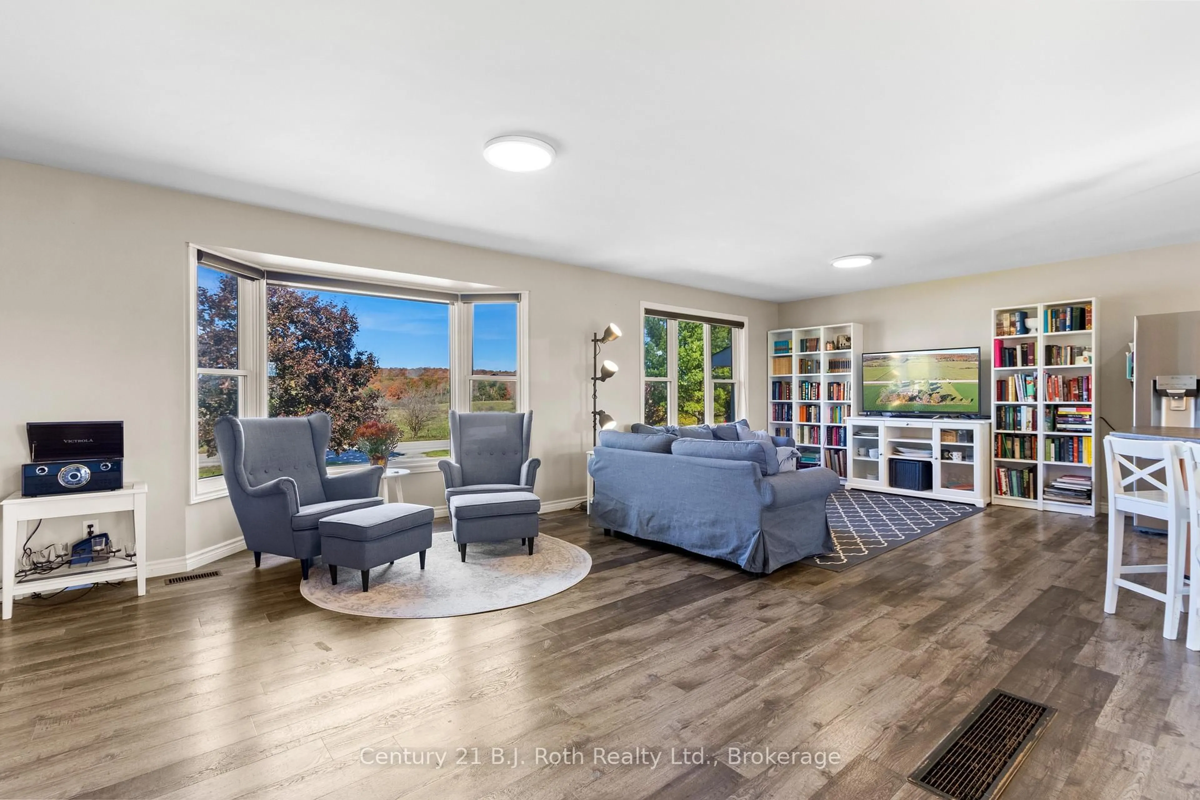 Living room with furniture, unknown for 21388 GREY RD 16, Chatsworth Ontario N0H 2N0