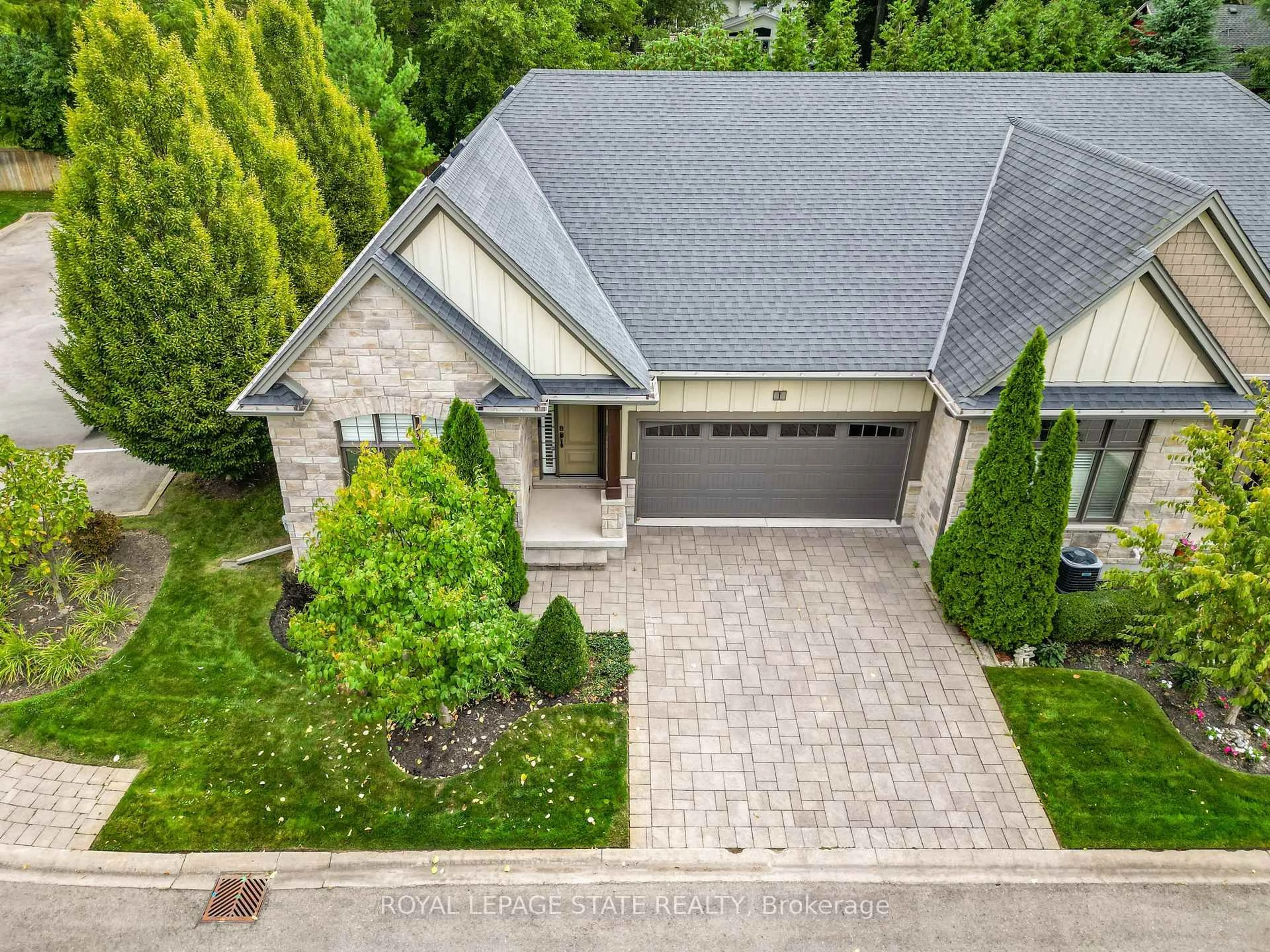 A pic from outside/outdoor area/front of a property/back of a property/a pic from drone, street for 1 Cedar Dr, Niagara-on-the-Lake Ontario L0S 1J1