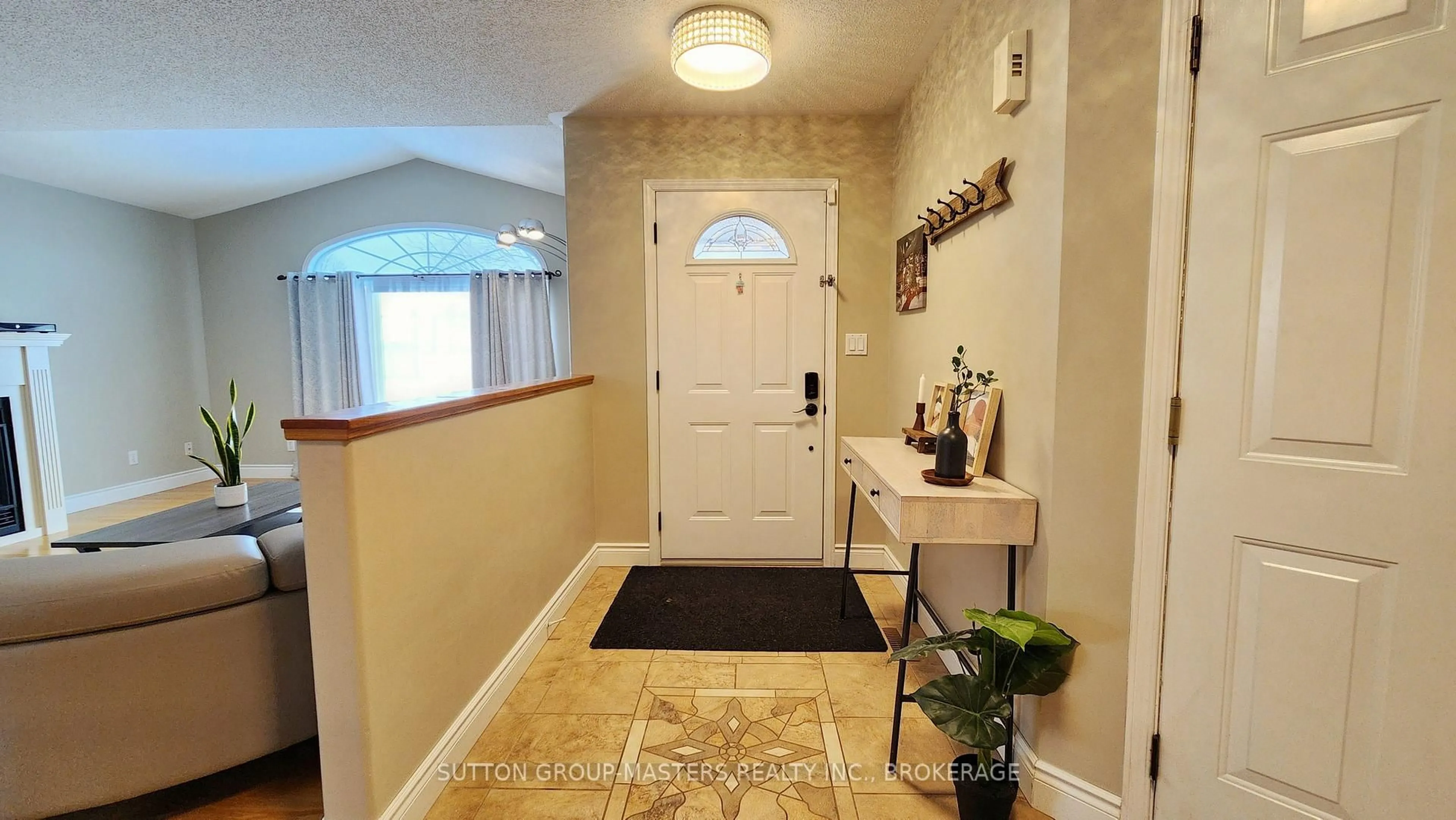 Indoor entryway for 178 Langfield St, Kingston Ontario K7P 3J3