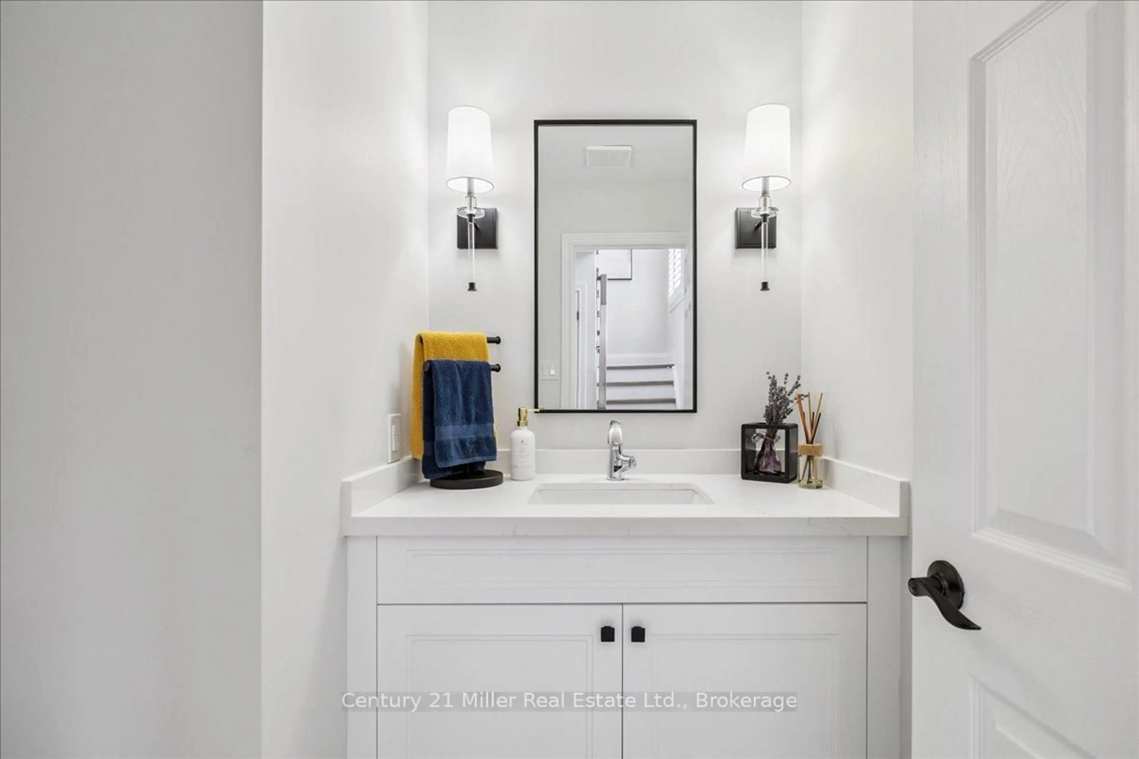 Contemporary bathroom, ceramic/tile floor for 230 Appleby Rd, Hamilton Ontario L9G 2V7