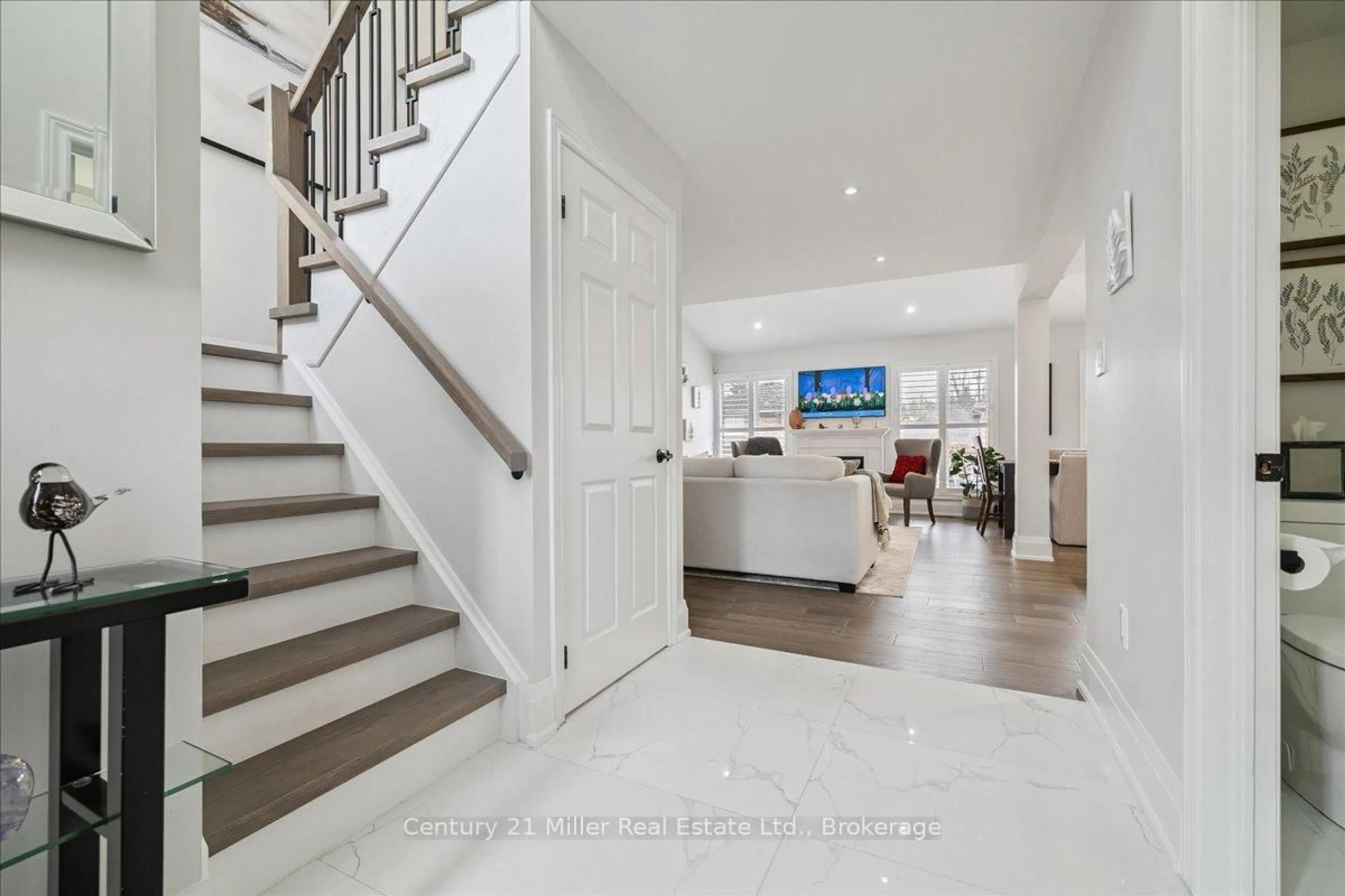 Unknown for 230 Appleby Rd, Hamilton Ontario L9G 2V7