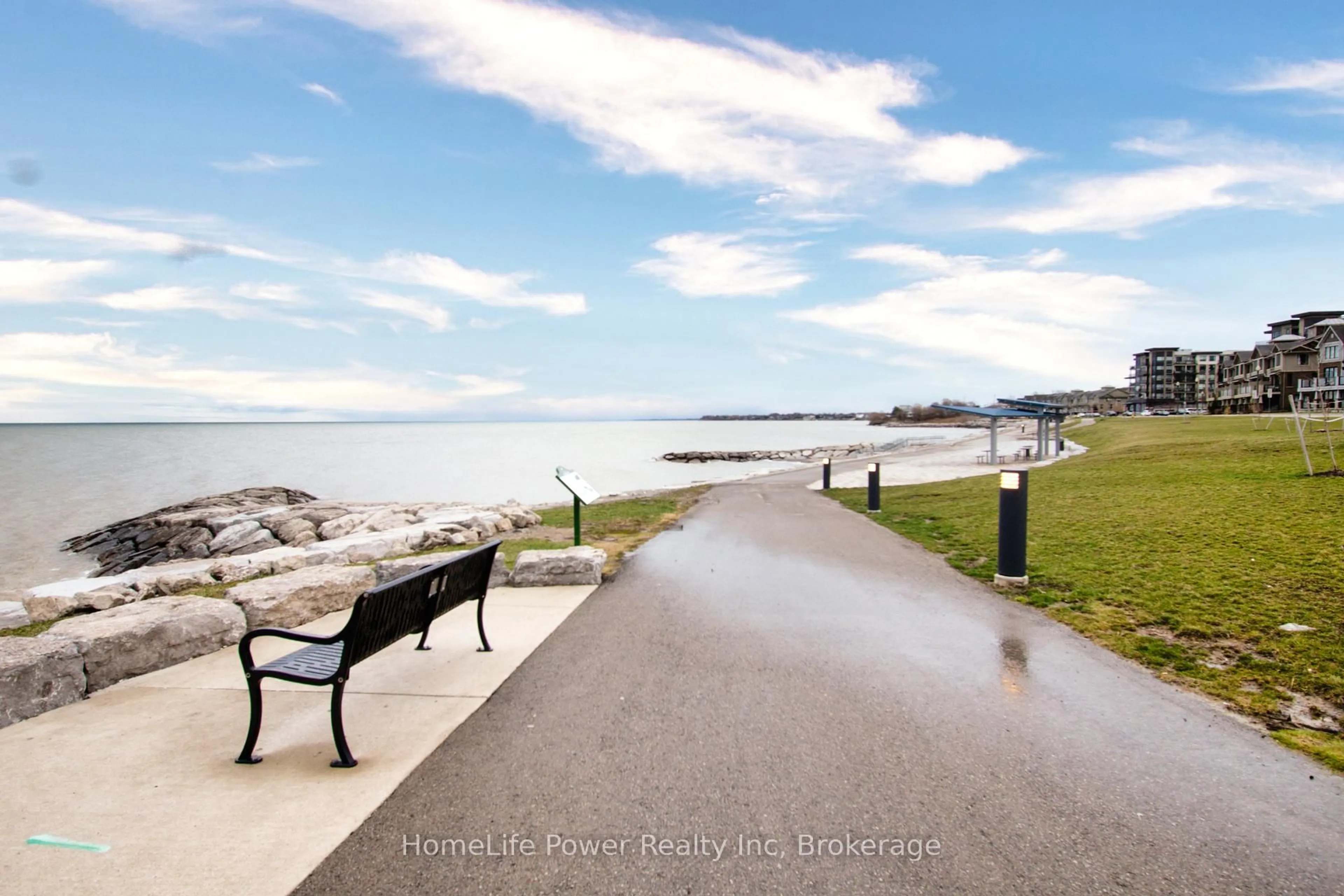 Patio, water/lake/river/ocean view for 79 Esplanade Lane, Grimsby Ontario L3M 0H2