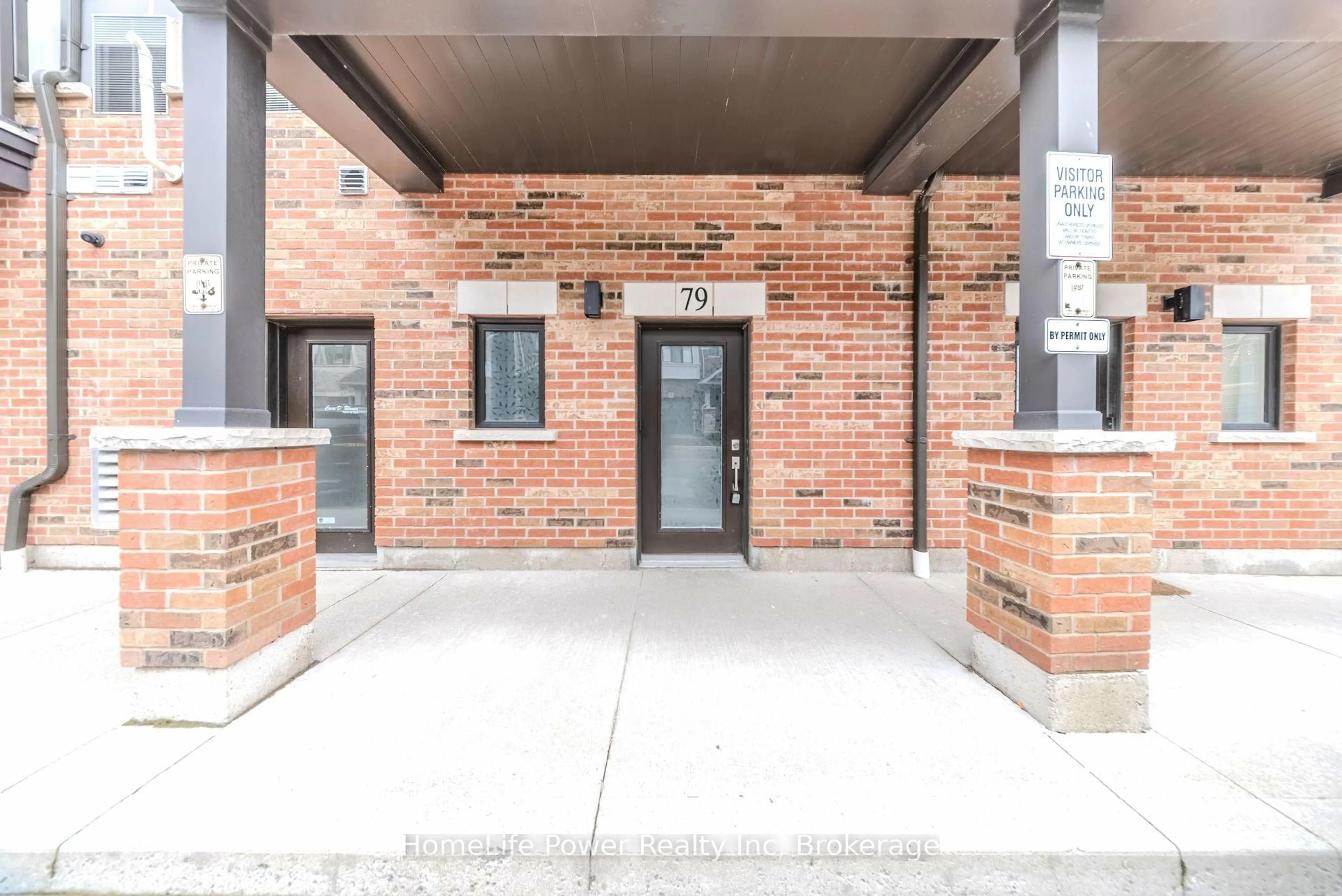 Indoor foyer for 79 Esplanade Lane, Grimsby Ontario L3M 0H2