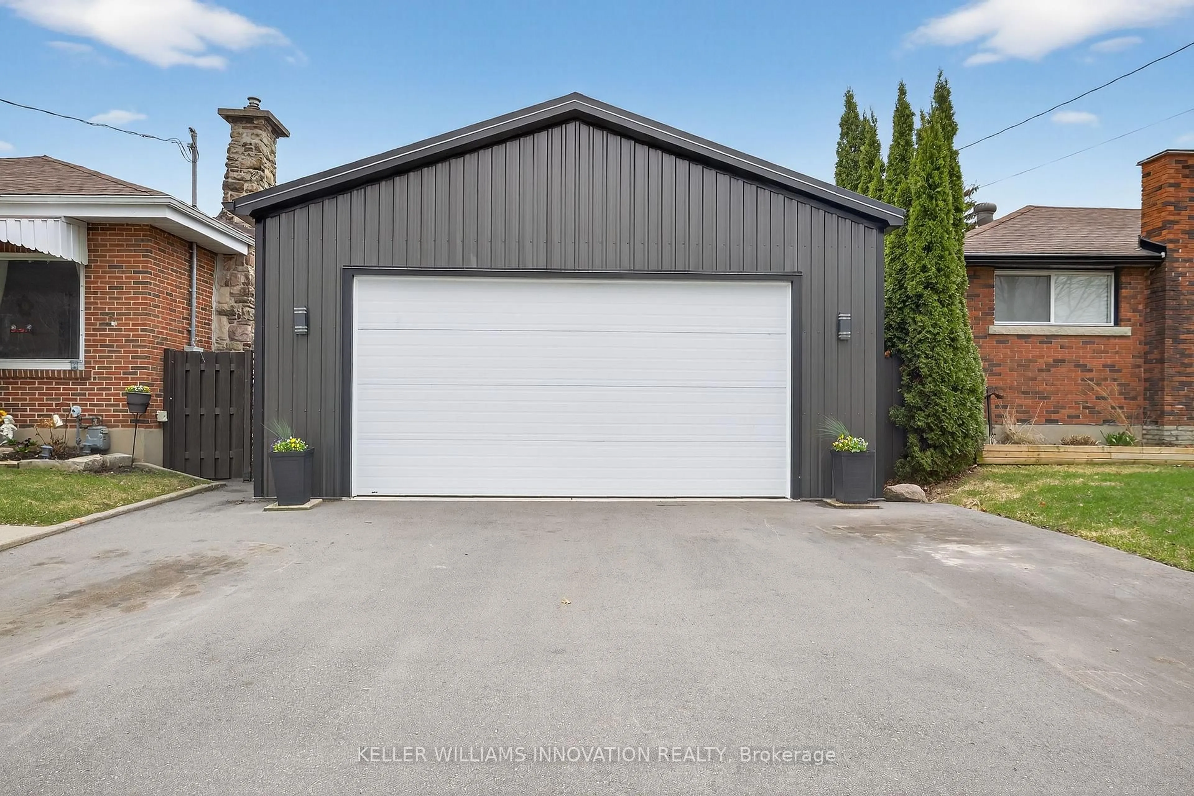 Indoor garage for 73 Avondale St, Brantford Ontario N3S 4M1