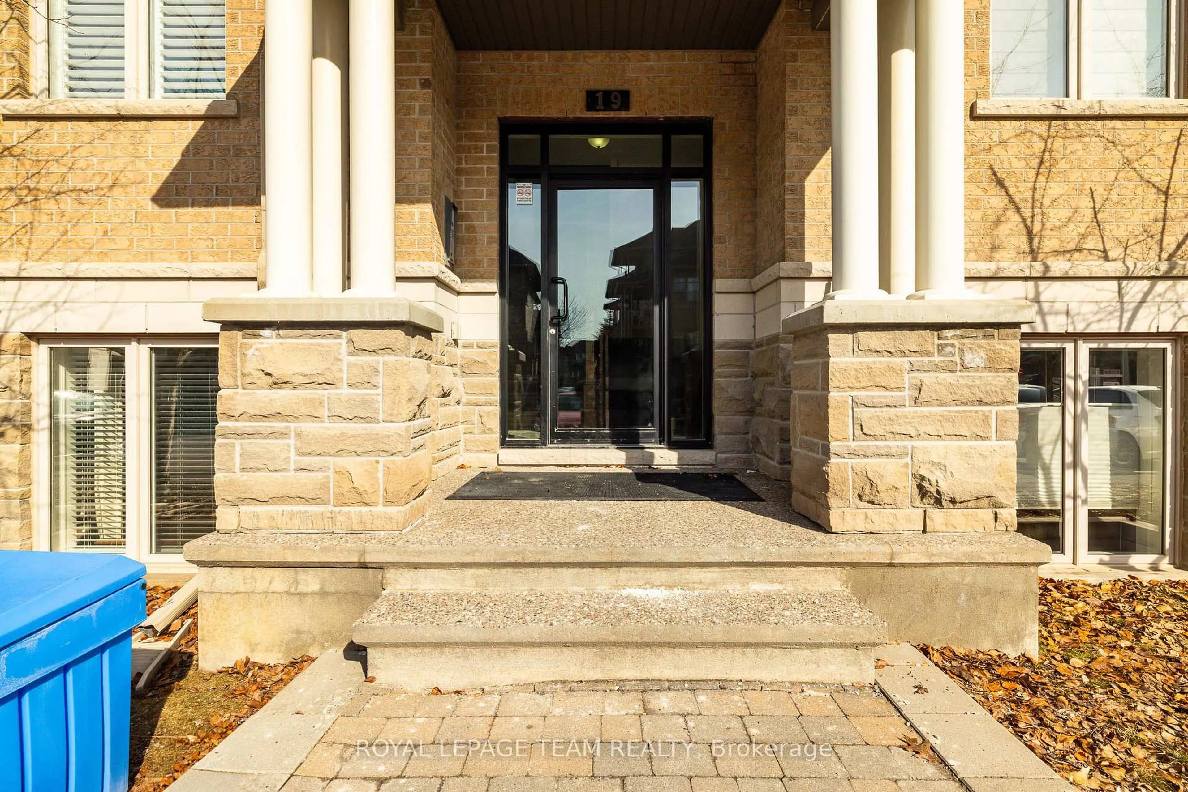 Unknown for 19 Tadley Private #A, Ottawa Ontario K2J 2T3