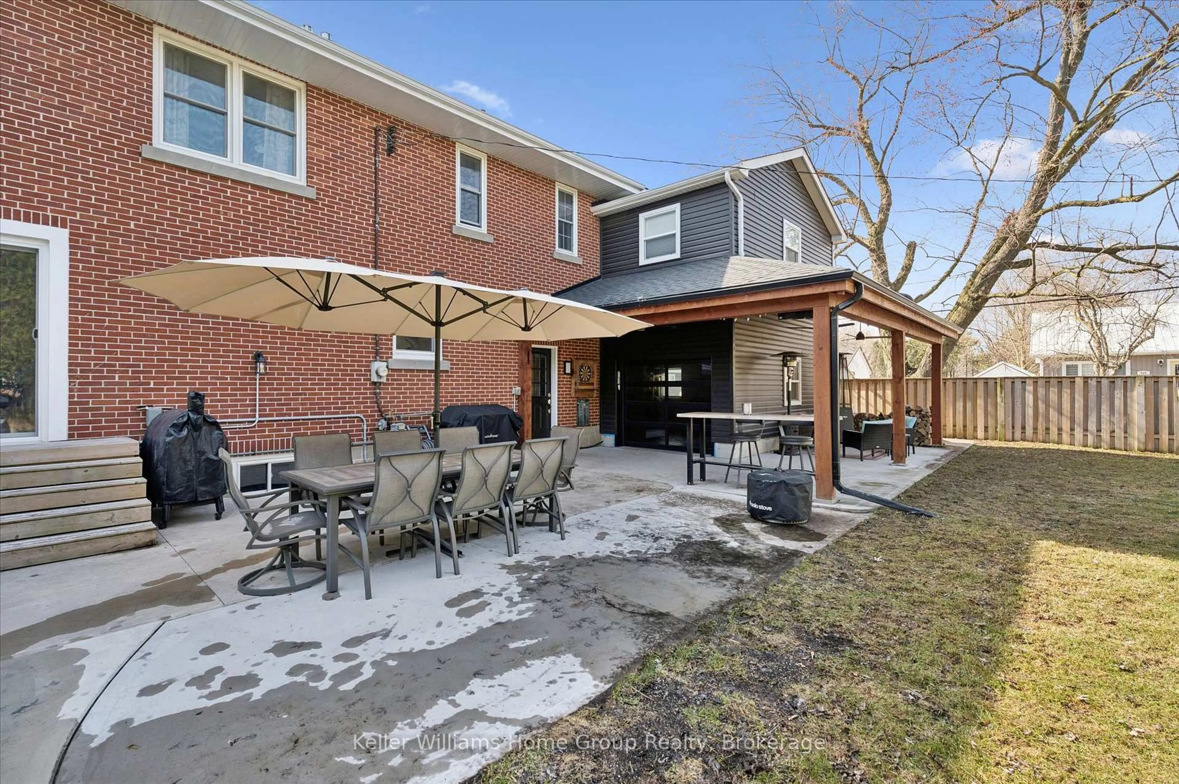 Patio, street for 195 Forfar St, Centre Wellington Ontario N1M 1B1