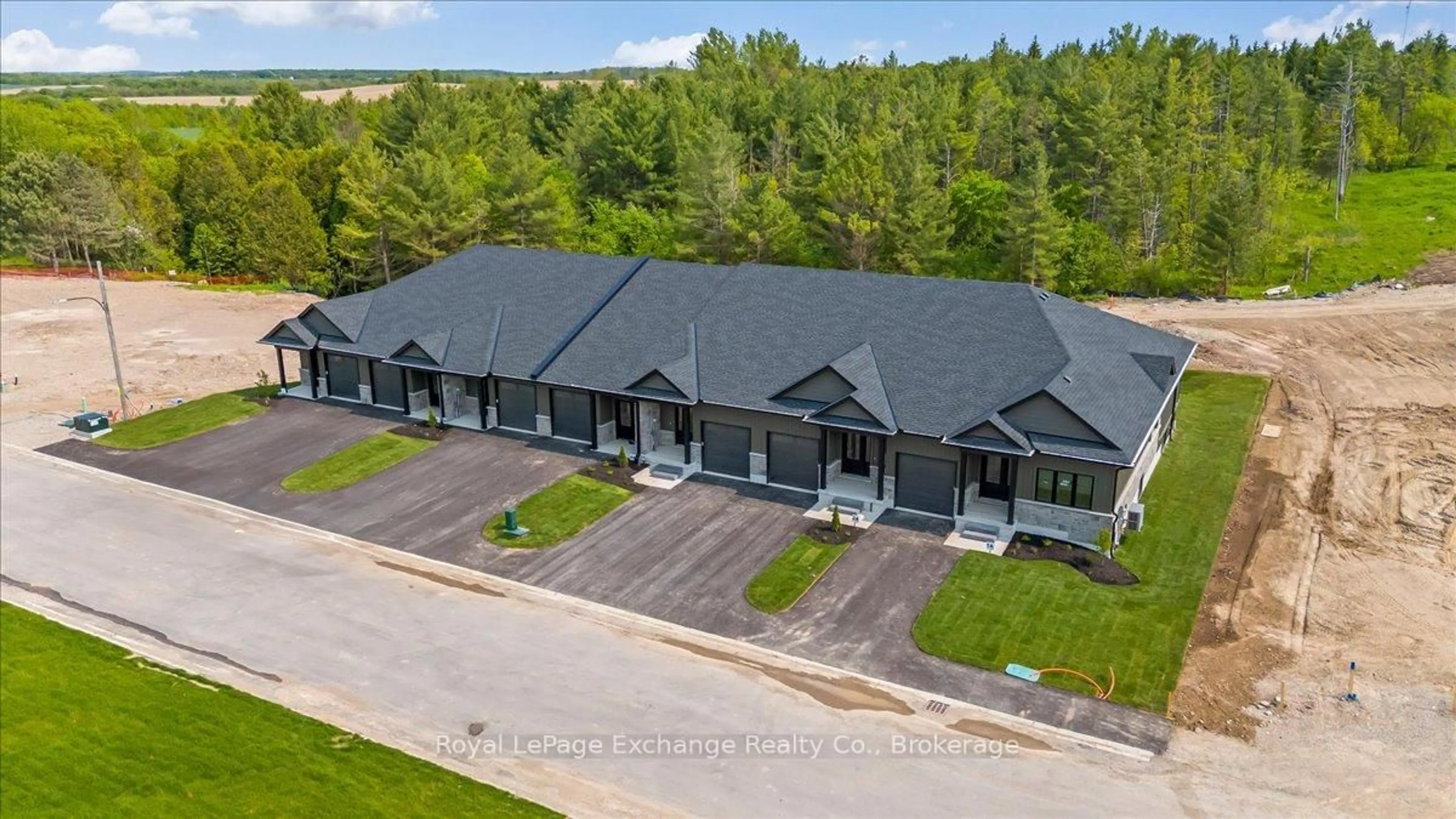 A pic from outside/outdoor area/front of a property/back of a property/a pic from drone, building for 307 Arnaud St, Arran-Elderslie Ontario N0G 2N0