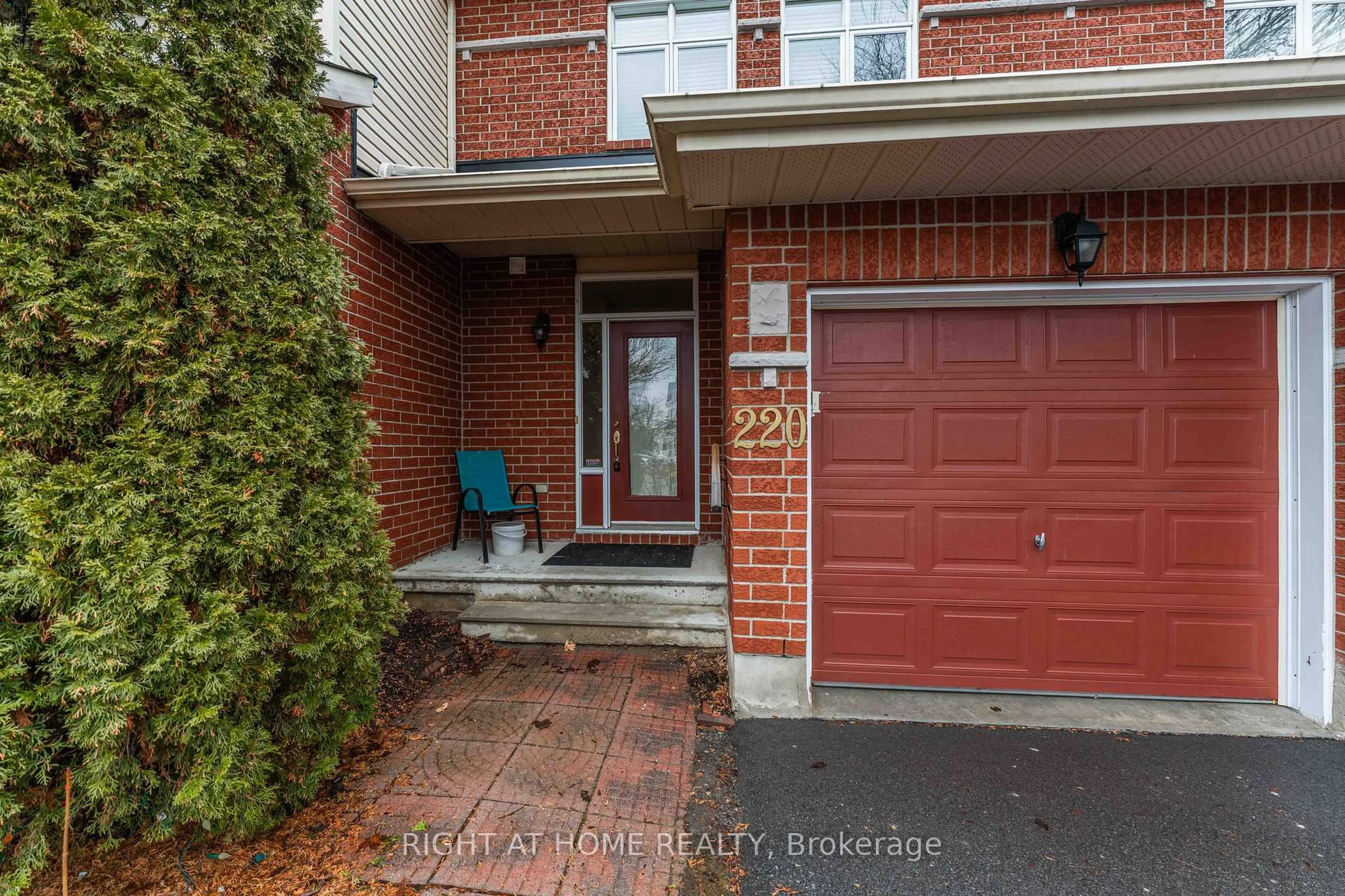 Unknown for 220 Windhurst Dr, Ottawa Ontario K2G 6H9