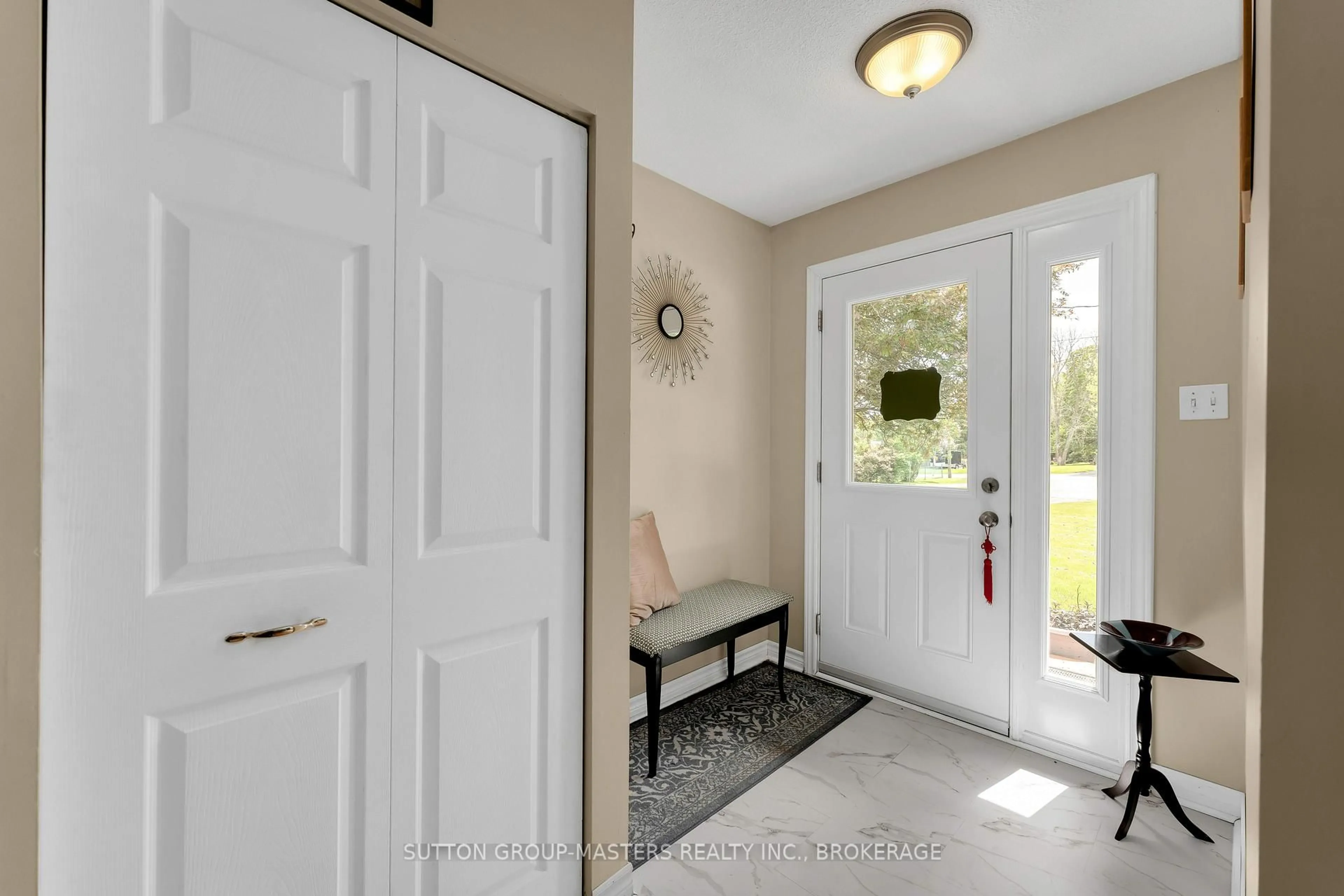 Indoor entryway for 21 McDonald Cres, Napanee Ontario K7R 3K6