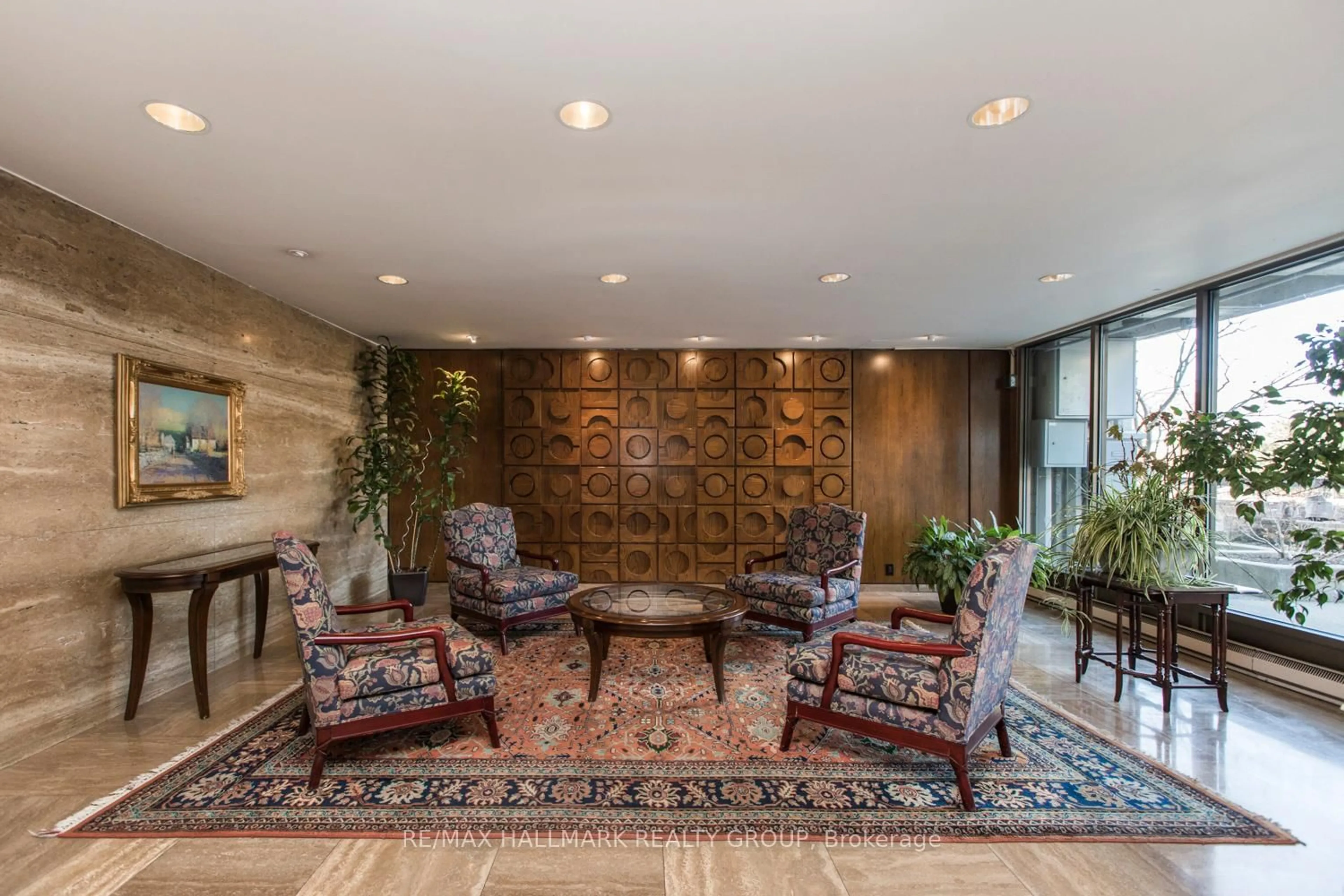 Lobby for 2625 Regina St #1706, Ottawa Ontario K2B 5W8