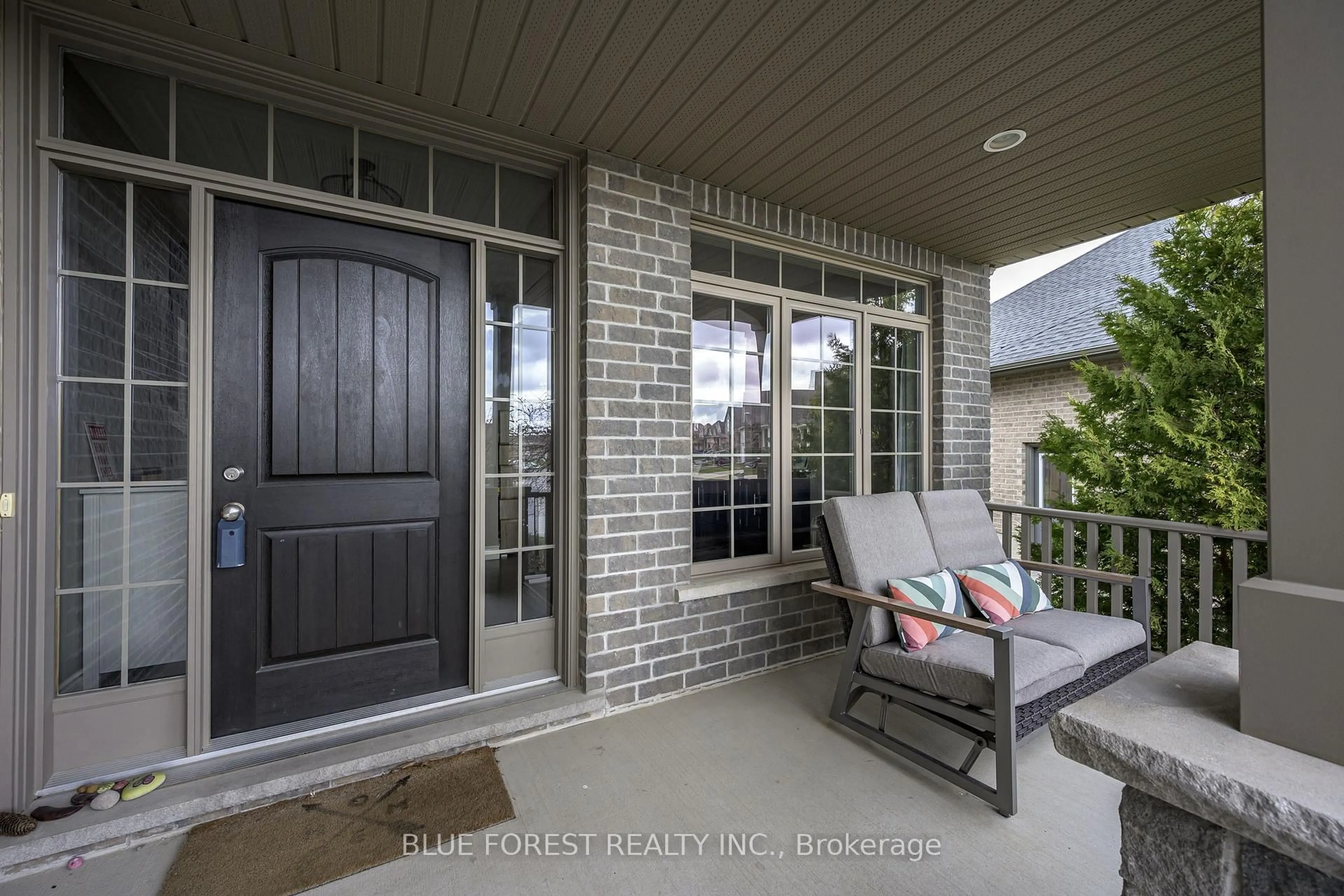 Indoor entryway for 7 St Andrews Dr, St. Thomas Ontario N5R 0G2